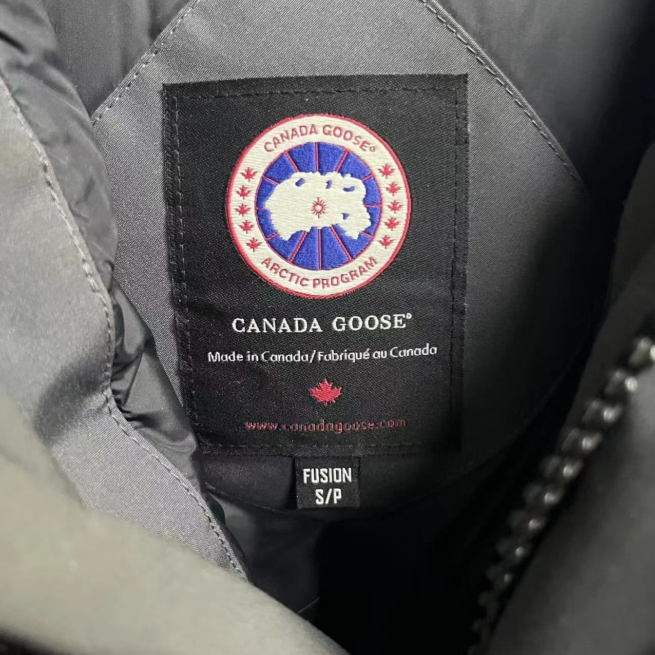 Canada Goose Canada Goose Retro Graphic Gray Heavy Coat s Men Size US S / EU 44-46 / 1 - 5 Thumbnail