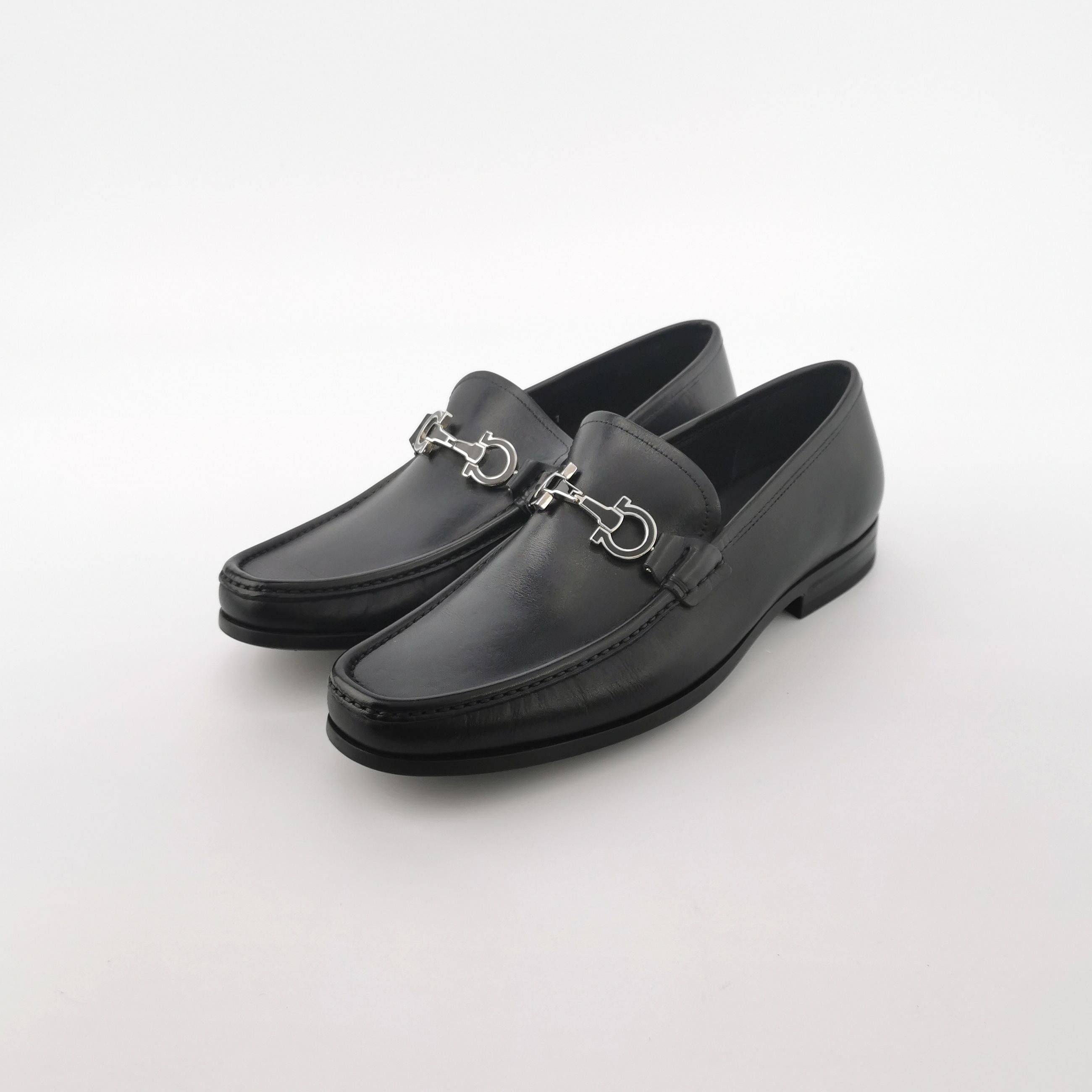 Salvatore Ferragamo Salvatore Ferragamo Gancini Leather Loafers Size 41 Size US 8 / EU 41 - 3 Thumbnail