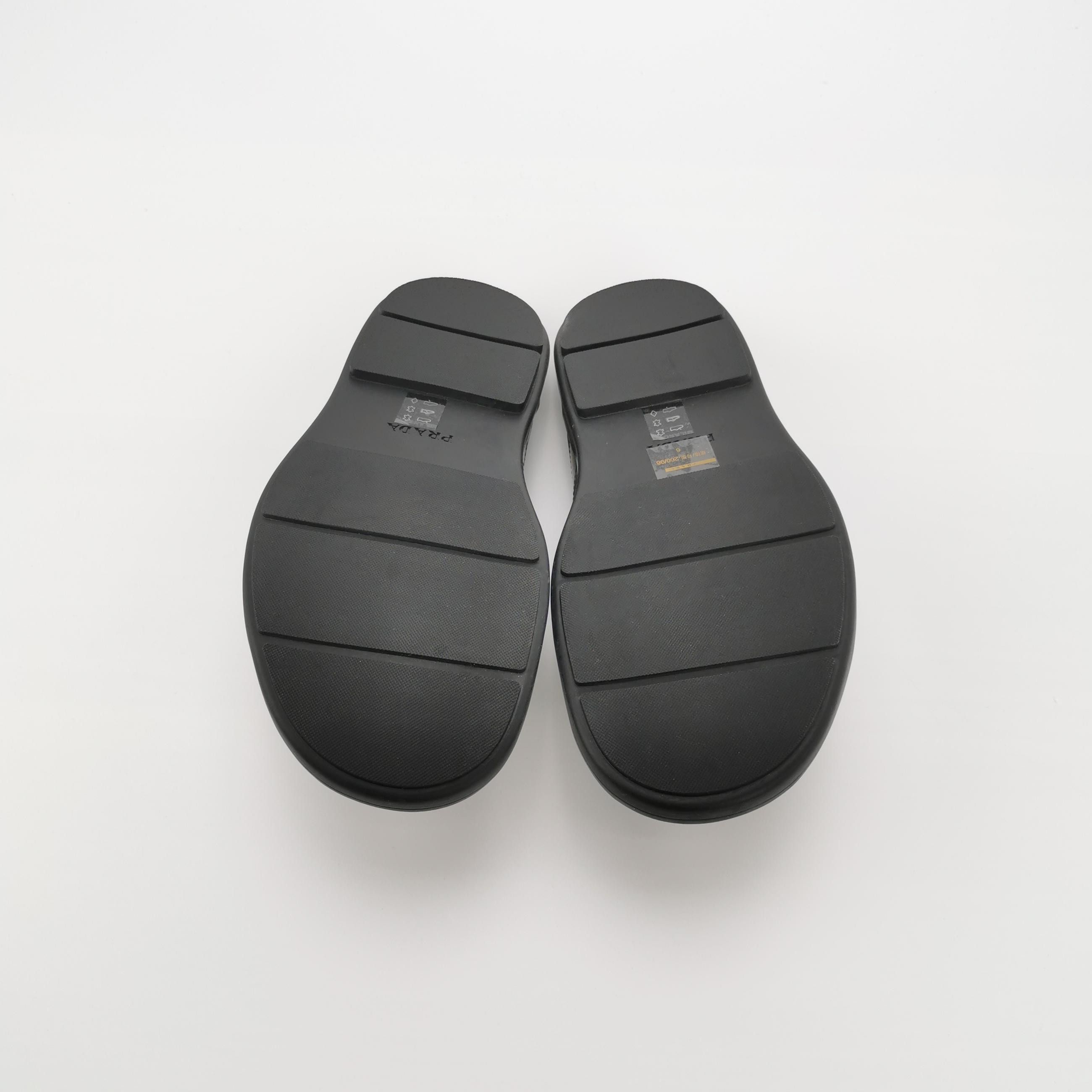 Prada Prada Logo Leather Flip Flops EU 40 Size US 7 / EU 40 - 6 Thumbnail