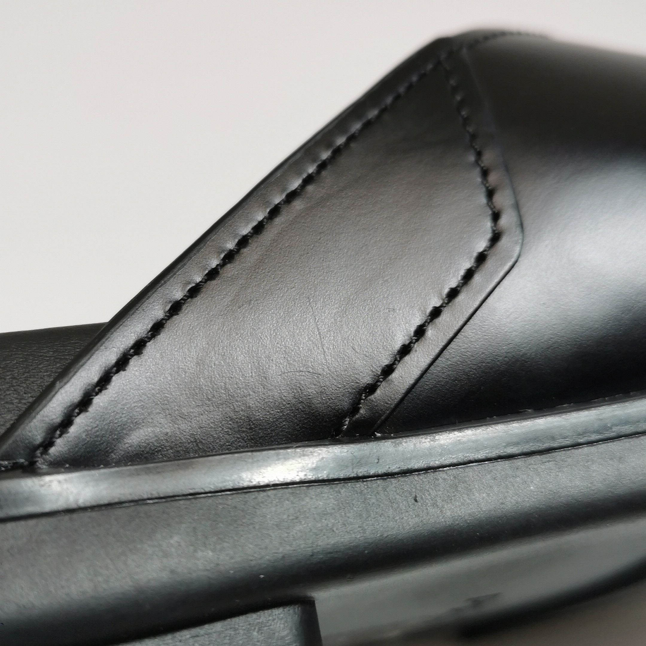 Prada Prada Logo Leather Flip Flops EU 40 Size US 7 / EU 40 - 9 Thumbnail