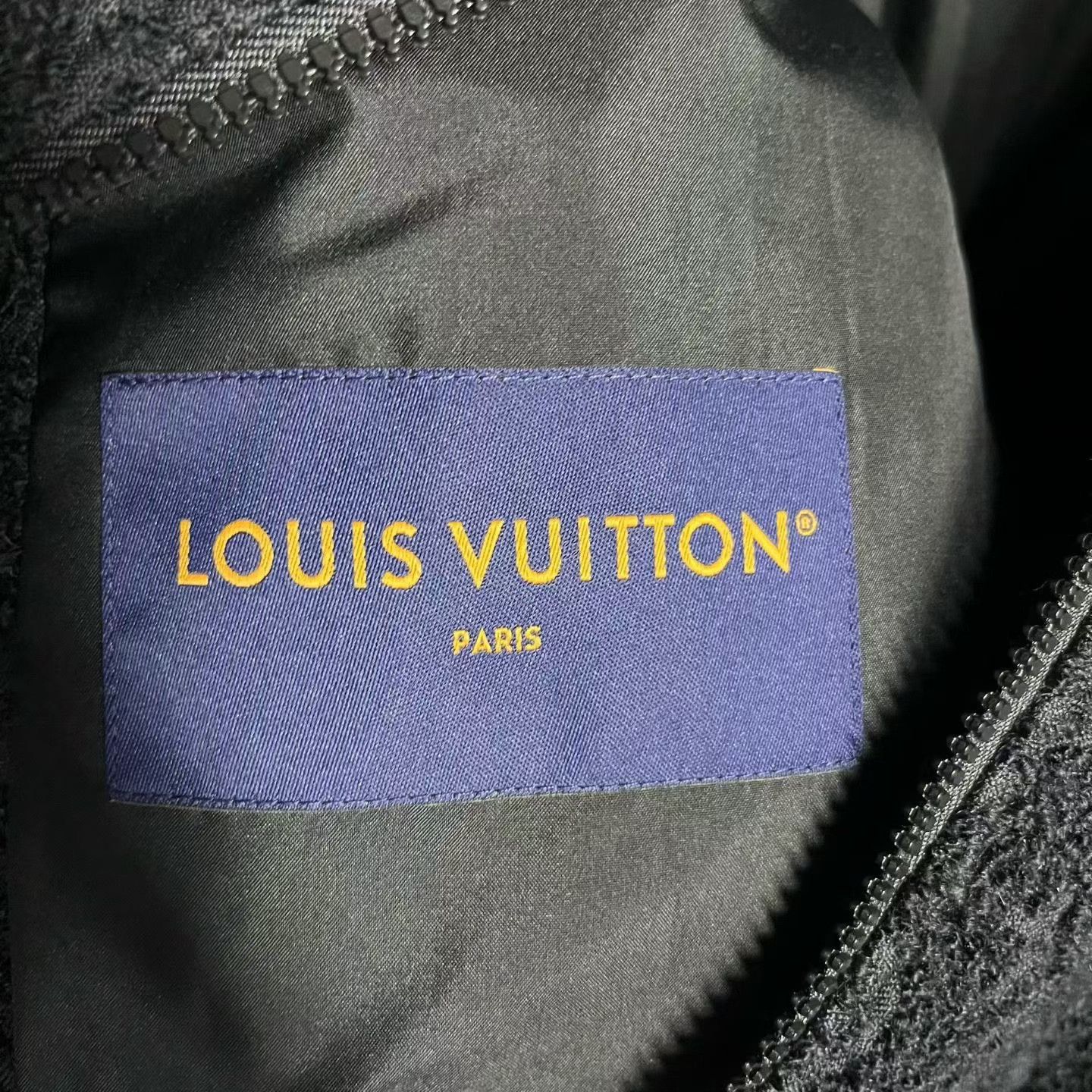Louis Vuitton Louis Vuitton Black Light Jacket s Men Size US S / EU 44-46 / 1 - 3 Thumbnail