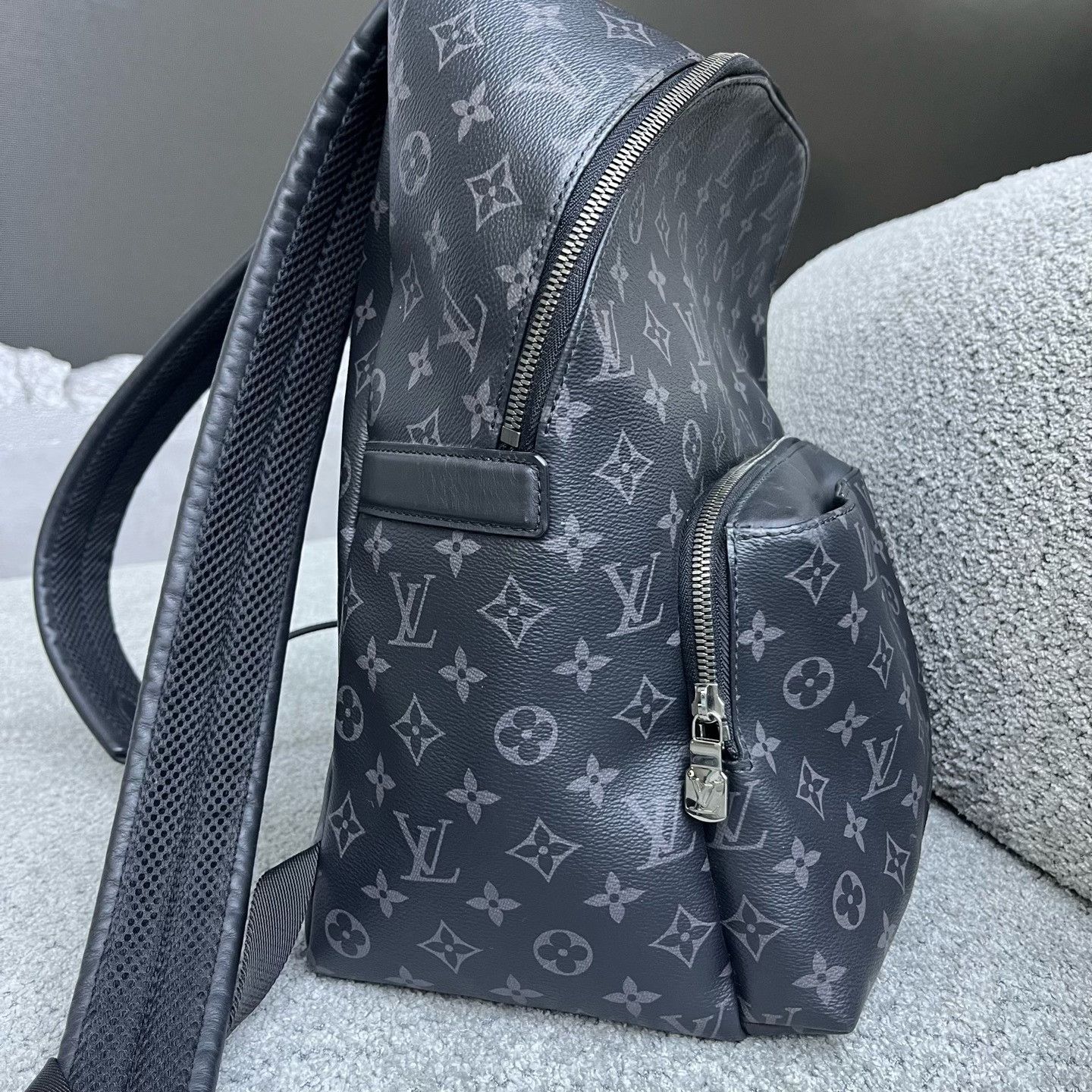 Louis Vuitton Louis Vuitton Leather Black Bag one size Men Size ONE SIZE - 2 Thumbnail