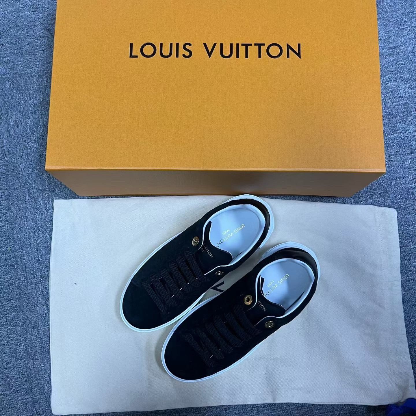 Louis Vuitton Louis Vuitton Casual Black Lowtop Sneakers us_5-5 Women Size US 5.5 / IT 35.5 - 3 Thumbnail