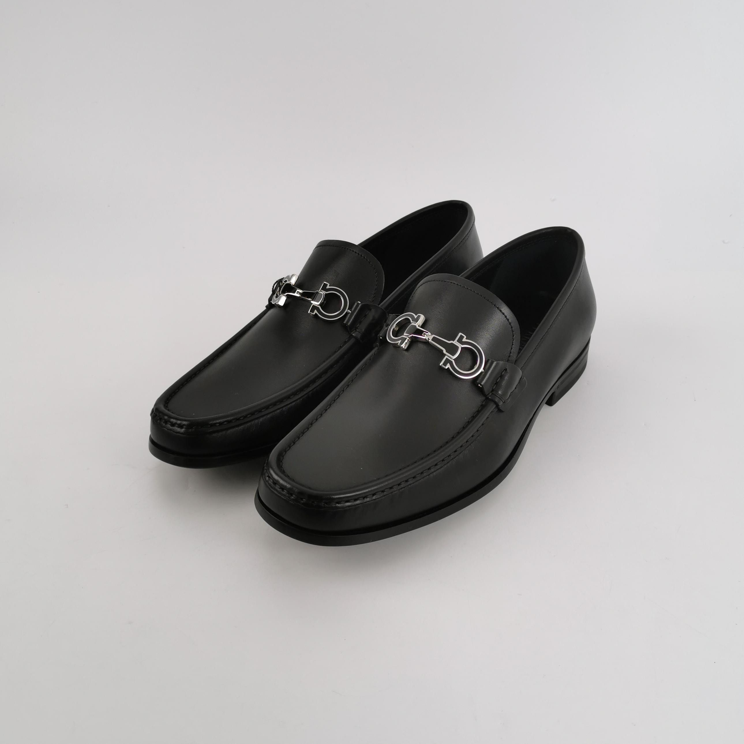 Salvatore Ferragamo Salvatore Ferragamo Gancini Leather Loafers Size 9 Size US 9 / EU 42 - 3 Thumbnail