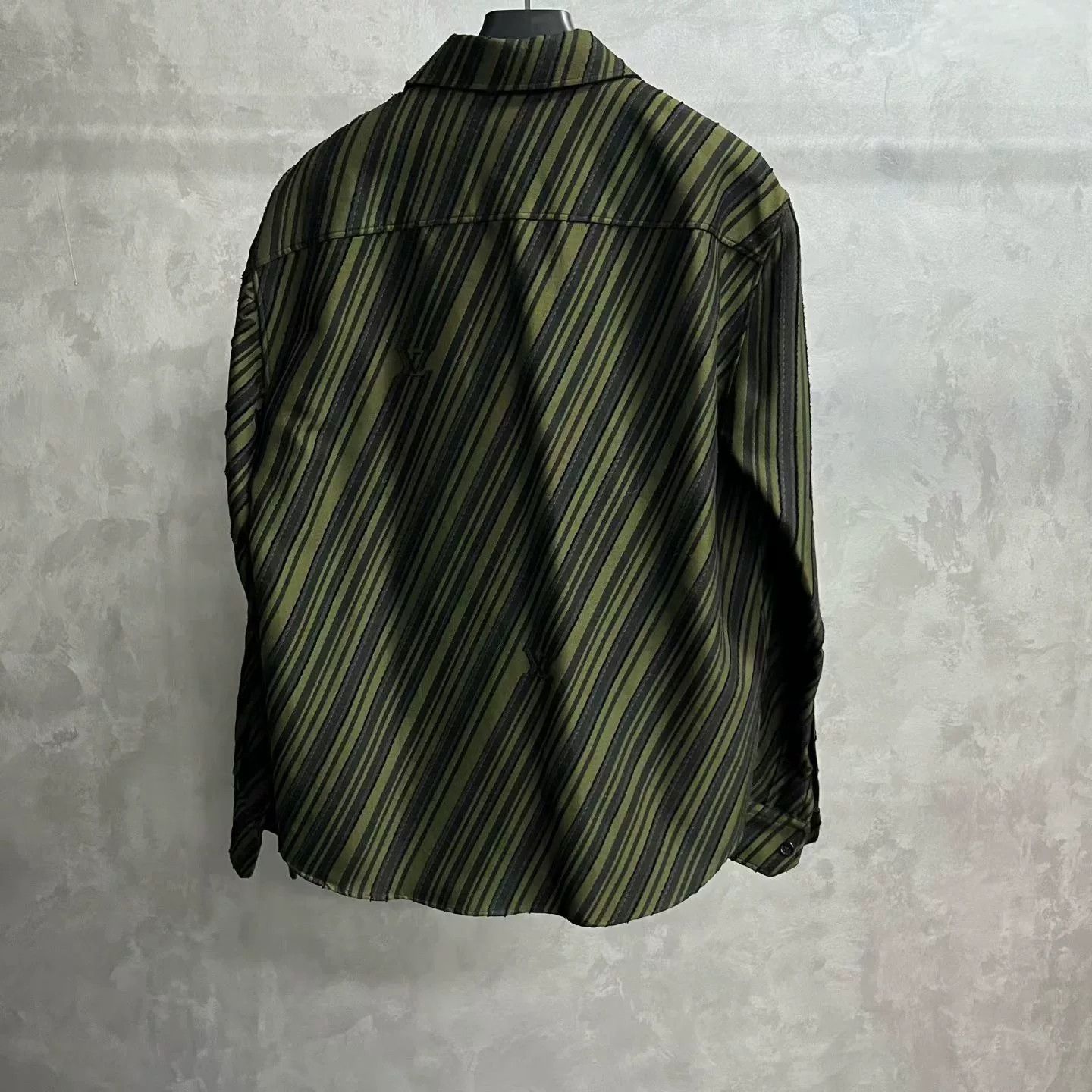 Louis Vuitton Louis Vuitton Striped Green Shirt m Men Size US M / EU 48-50 / 2 - 2 Thumbnail