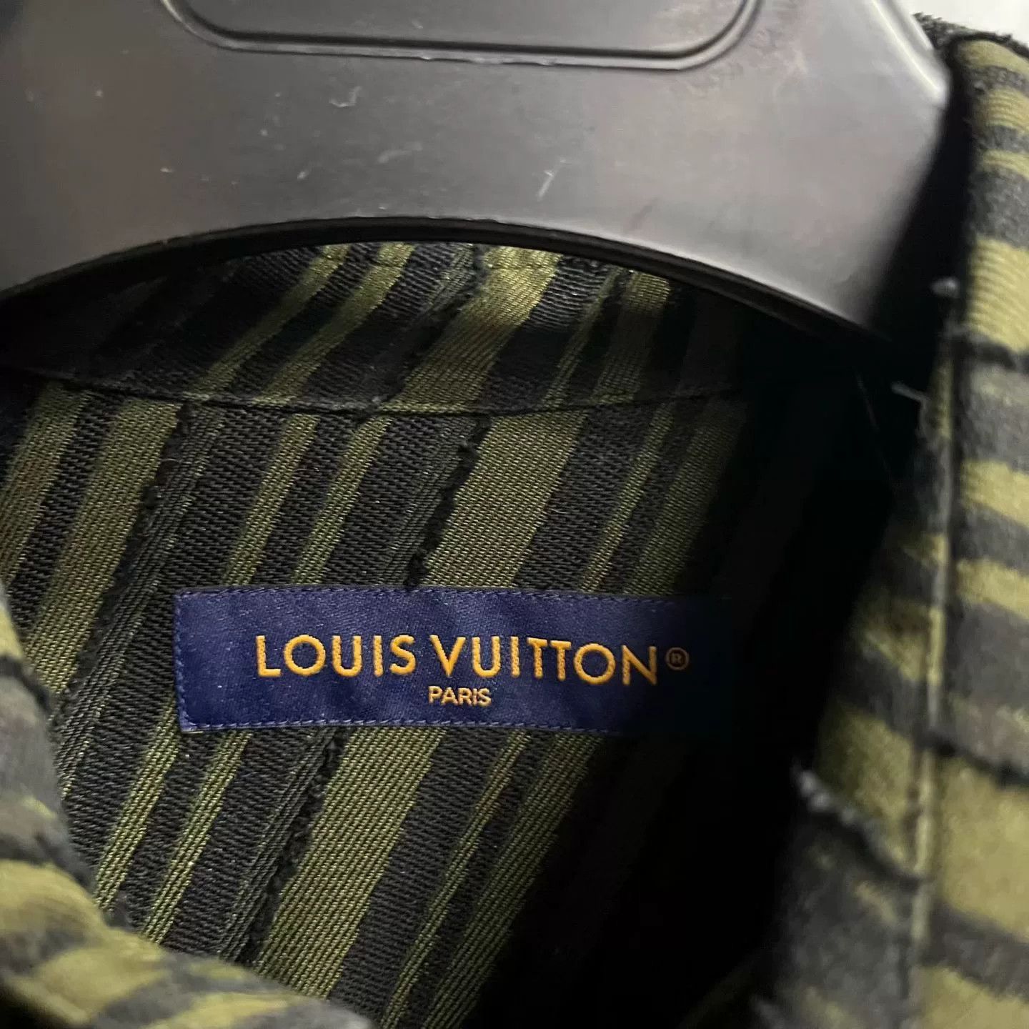 Louis Vuitton Louis Vuitton Striped Green Shirt m Men Size US M / EU 48-50 / 2 - 4 Thumbnail