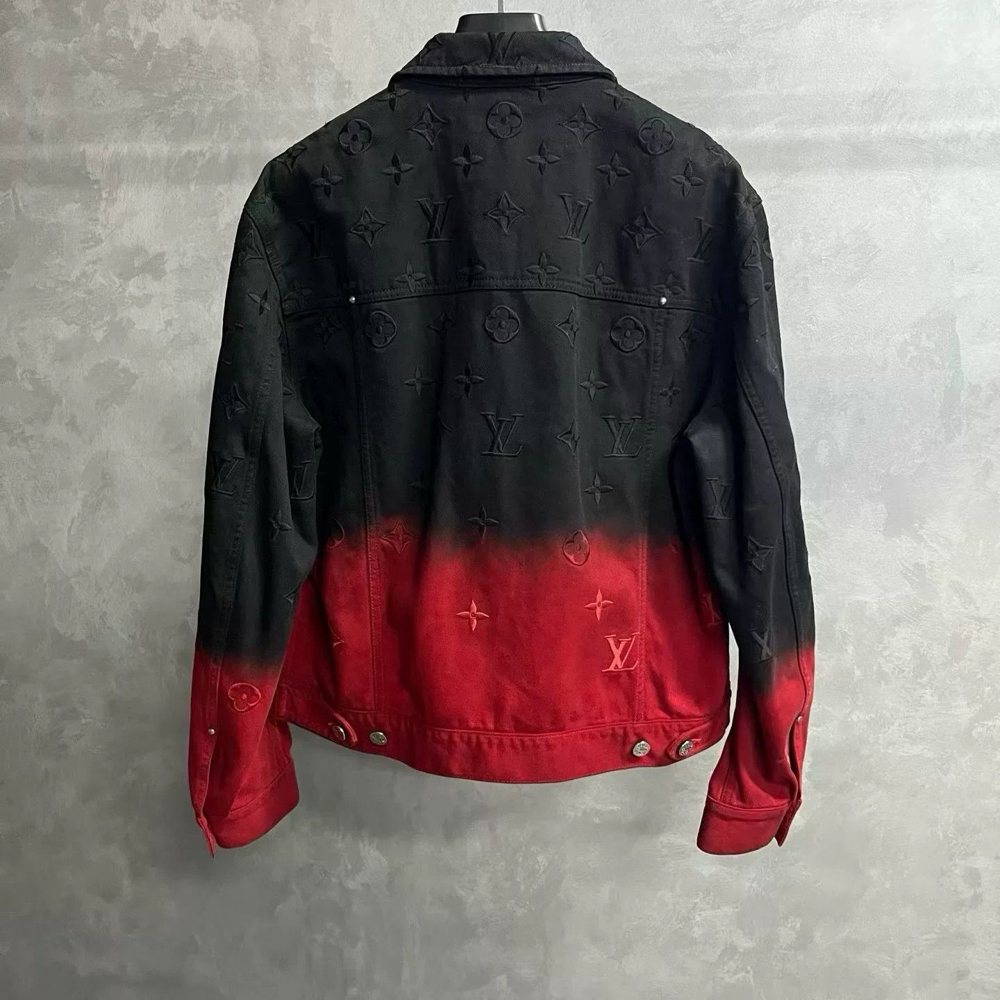Louis Vuitton Louis Vuitton Casual Gradient Multi Light Jacket l Men Size US L / EU 52-54 / 3 - 2 Thumbnail