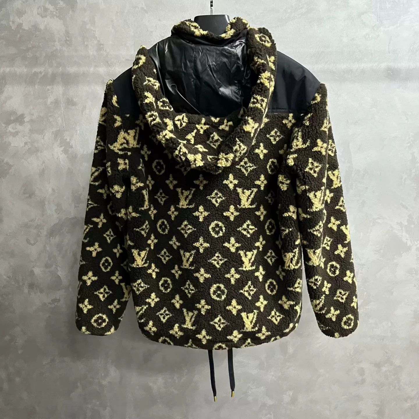 Louis Vuitton Louis Vuitton Retro Brown Light Jacket xs Men Size US XS / EU 42 / 0 - 2 Thumbnail