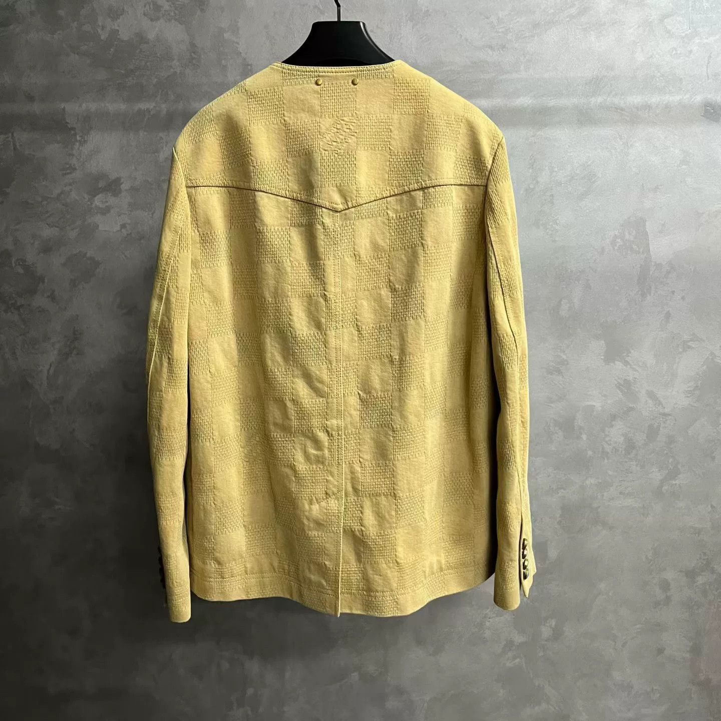 Louis Vuitton Louis Vuitton Beige Light Jacket l Men Size US L / EU 52-54 / 3 - 2 Thumbnail
