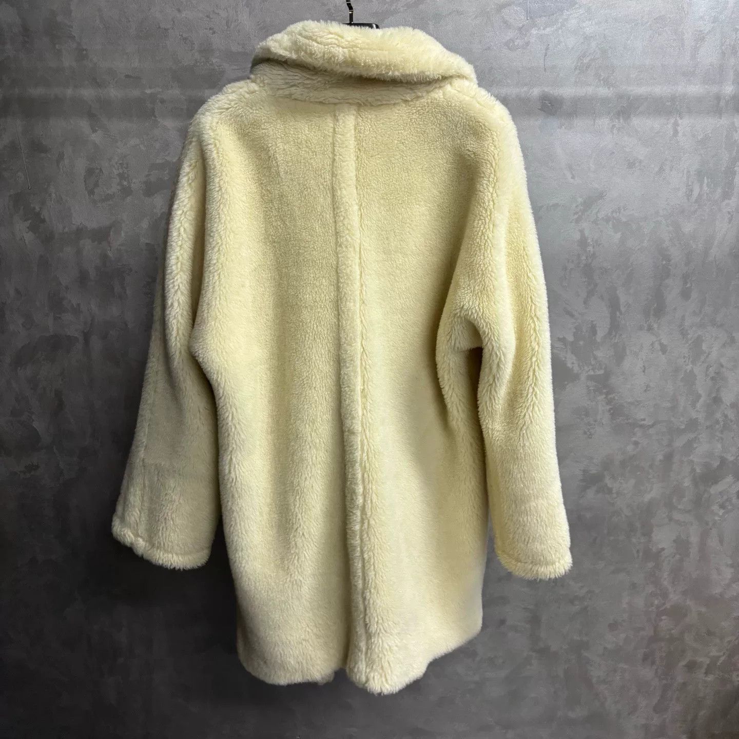 Max Mara Max Mara Long White Coat S Women Size S / US 4 / IT 40 - 2 Thumbnail