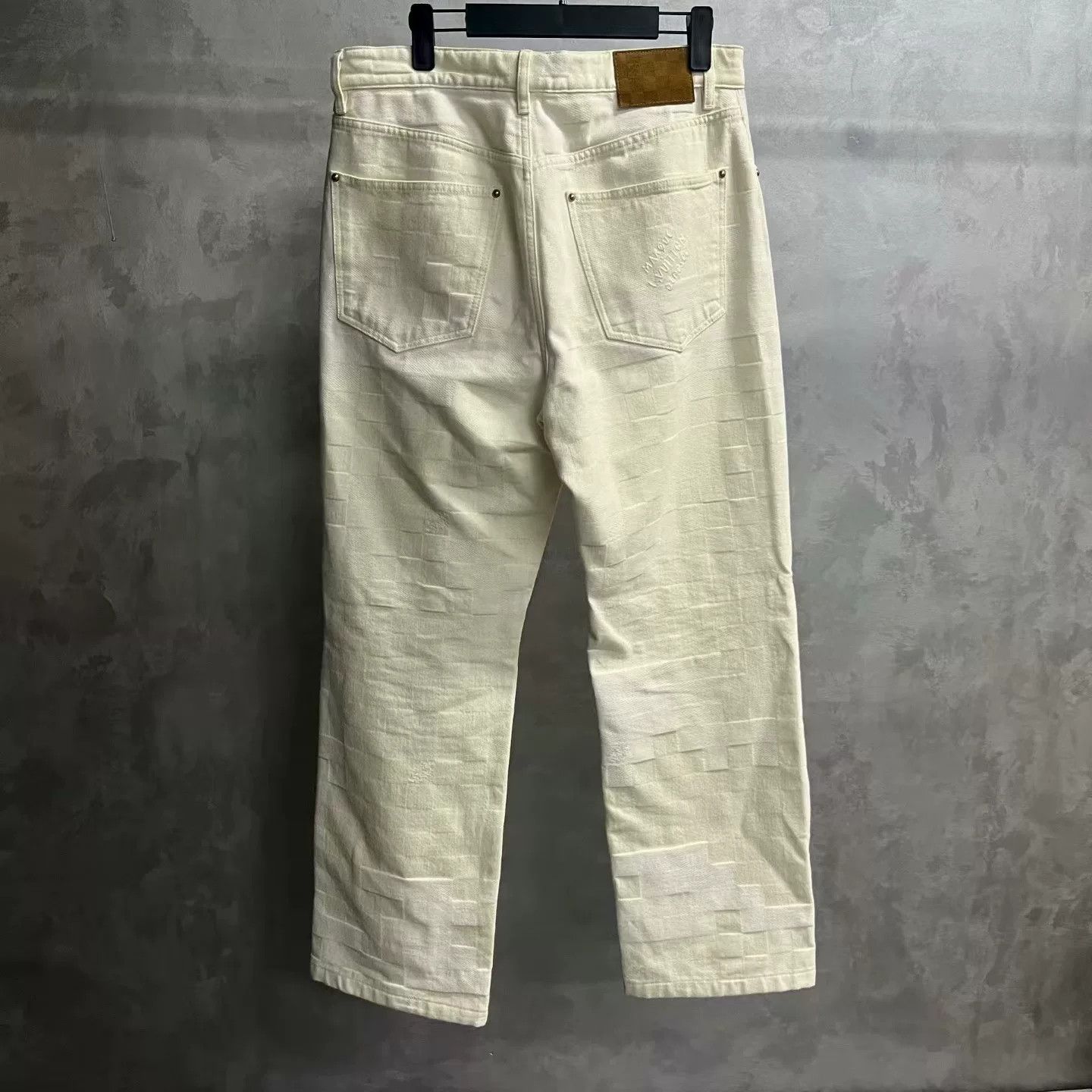 Louis Vuitton Louis Vuitton Plaid Beige Denim Jeans 28 Men Size US 28 / EU 44 - 2 Thumbnail