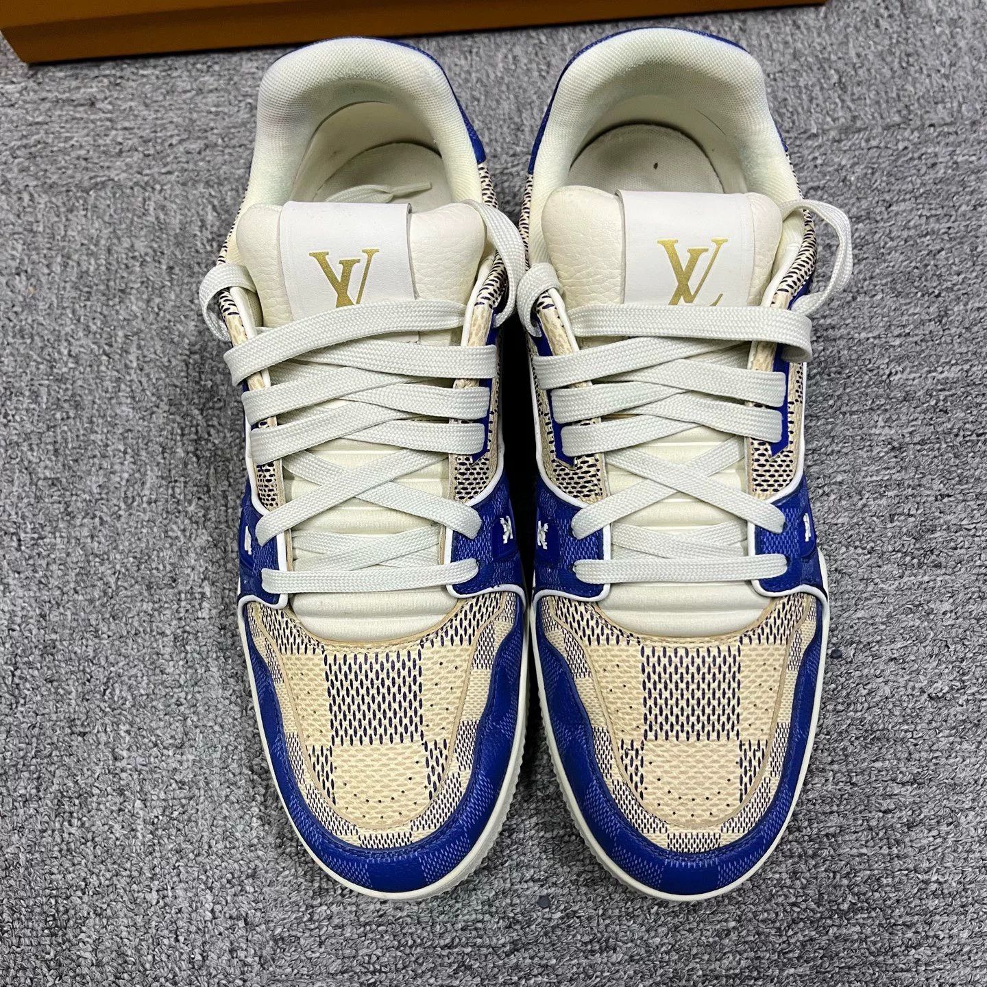 Louis Vuitton Louis Vuitton Blue Lowtop Sneakers 9 Men Size US 9 / EU 42 - 3 Thumbnail