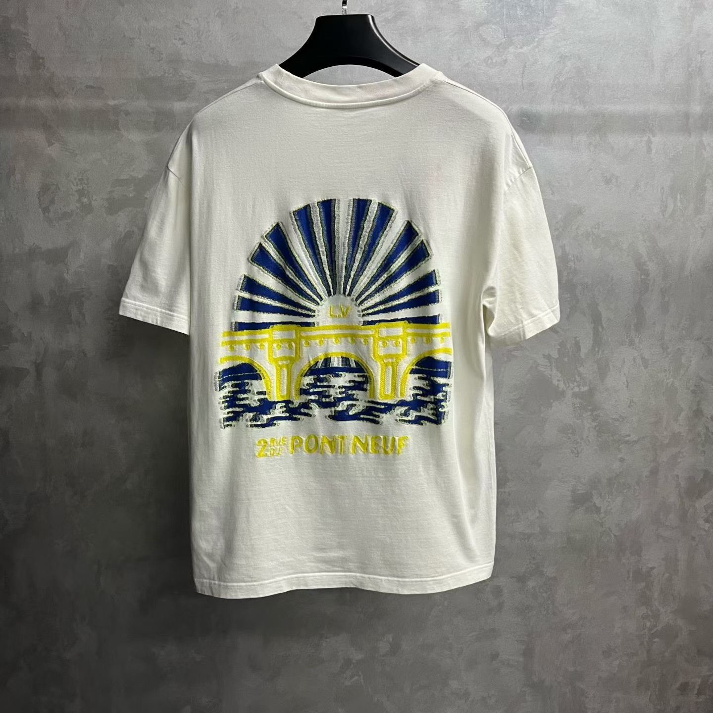 Louis Vuitton Louis Vuitton Printed T-Shirt l Men Size US L / EU 52-54 / 3 - 2 Thumbnail