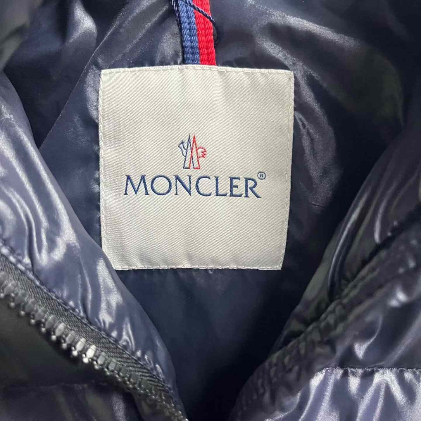 Moncler Moncler Thermal Cropped Blue Down Jacket us_2 Women Size XS / US 0-2 / IT 36-38 - 3 Thumbnail