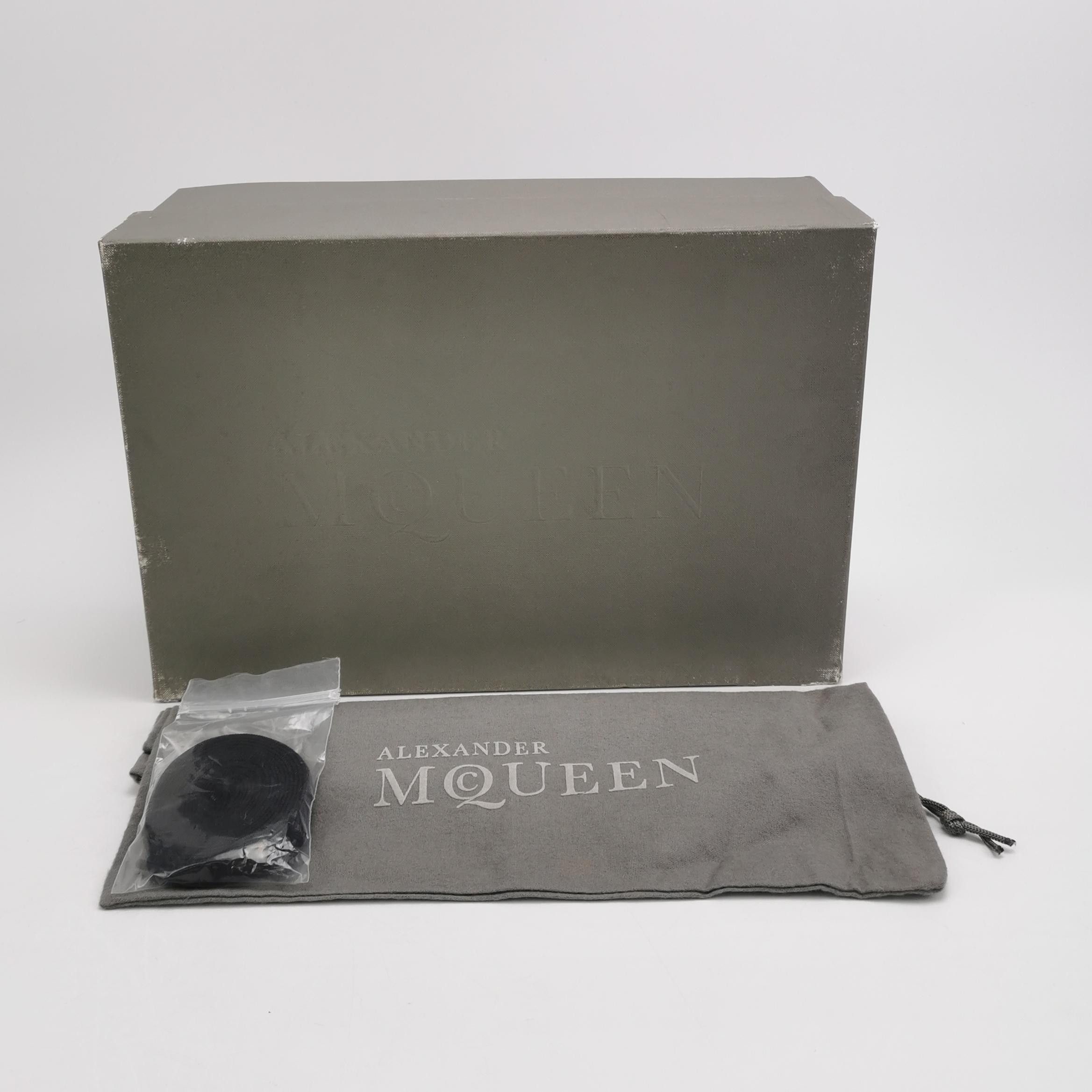 Alexander McQueen Alexander McQueen Studded Oversized Sneakers 43 Size US 10 / EU 43 - 7 Thumbnail