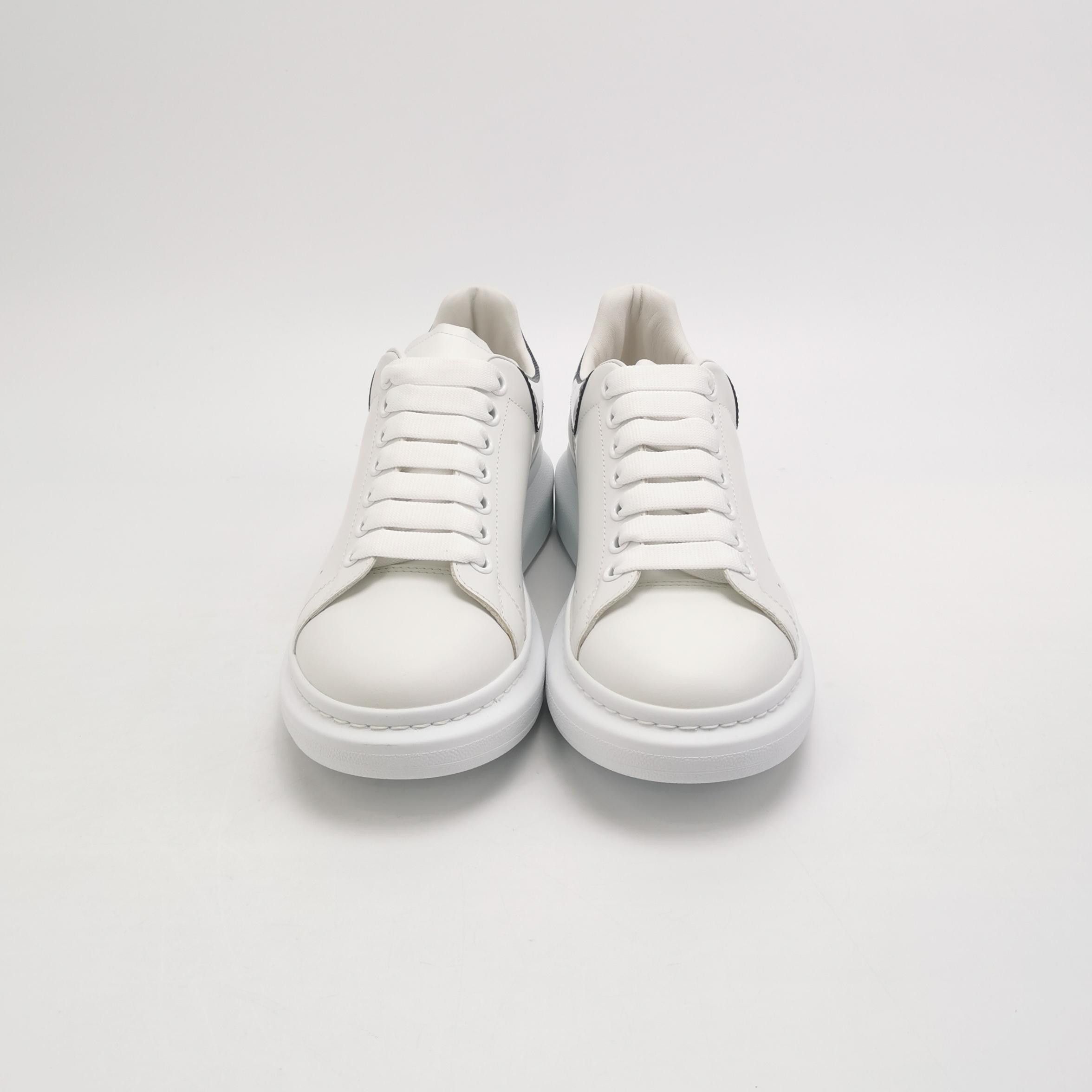 Alexander McQueen Alexander McQueen Graphic Heel Oversized Sneakers 39 Size US 6 / EU 39 - 4 Thumbnail