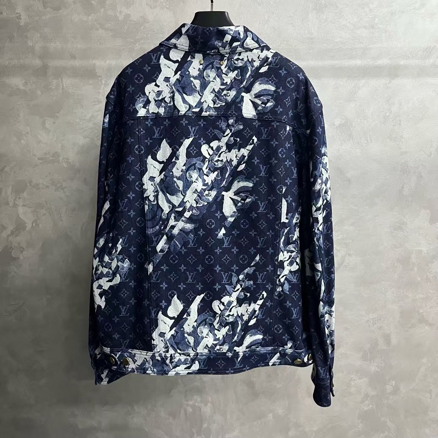 Louis Vuitton Louis Vuitton Retro Blue Light Jacket l Men Size US L / EU 52-54 / 3 - 2 Thumbnail