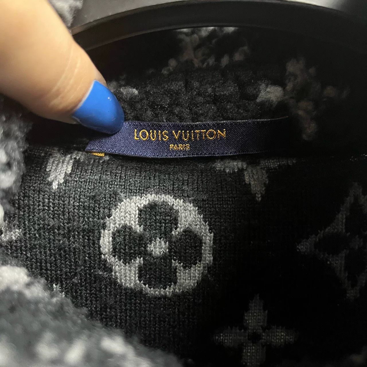Louis Vuitton Louis Vuitton Fleece Black Light Jacket xl Men Size US XL / EU 56 / 4 - 4 Thumbnail