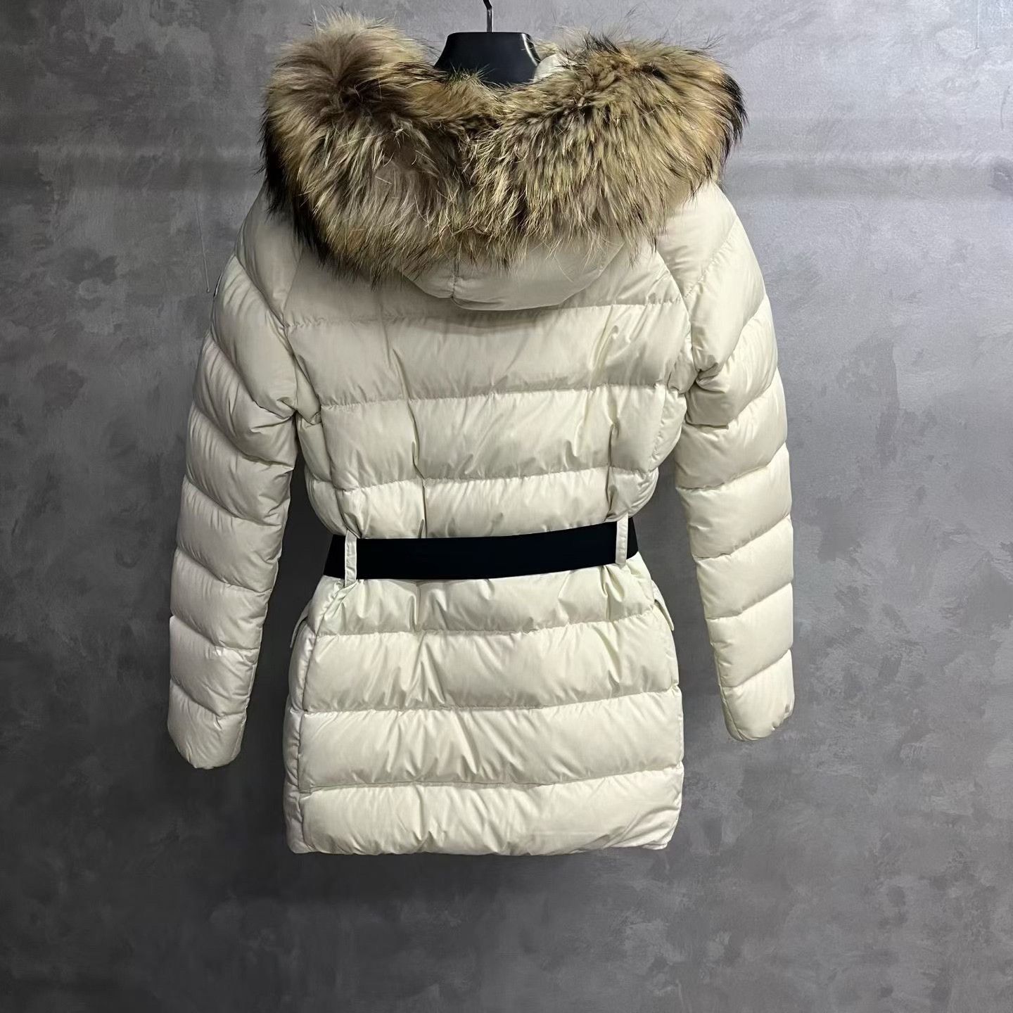 Moncler Moncler Down Oversized White Down Jacket us_2 Women Size XS / US 0-2 / IT 36-38 - 2 Thumbnail