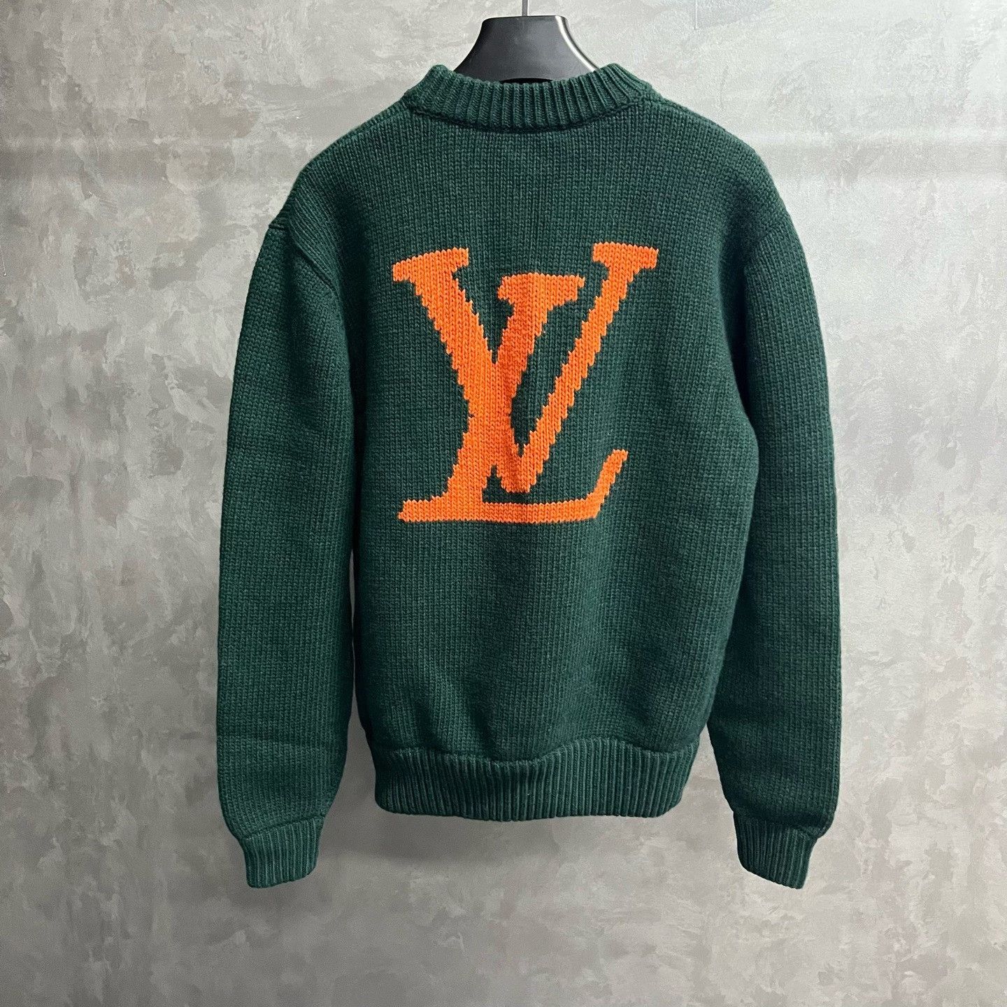 Louis Vuitton Louis Vuitton Printed Graphic Green Sweater s Men Size US S / EU 44-46 / 1 - 3 Thumbnail