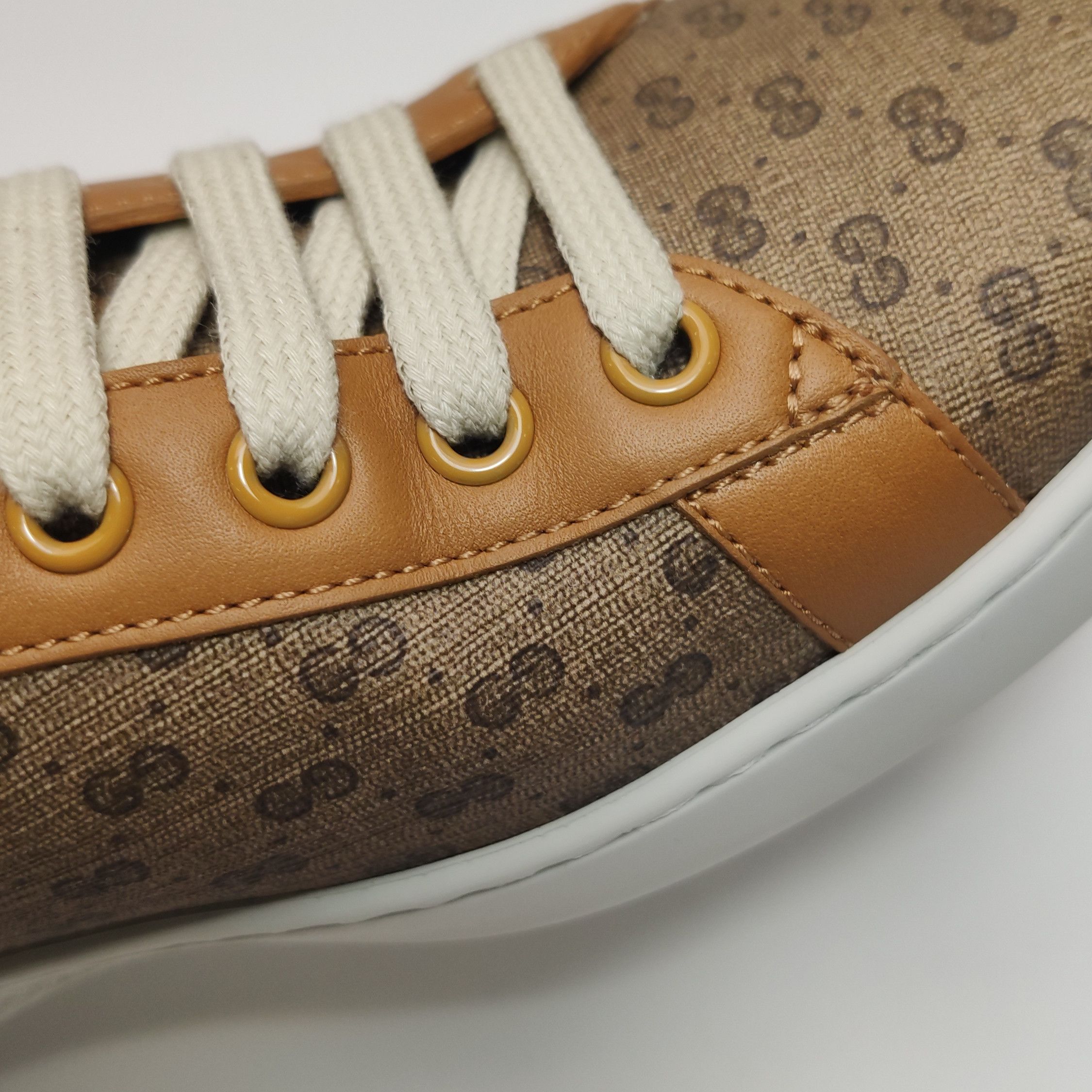 Gucci Gucci x Disney Mickey Mouse Ace Sneakers EU 40 Size US 7 / EU 40 - 10 Thumbnail
