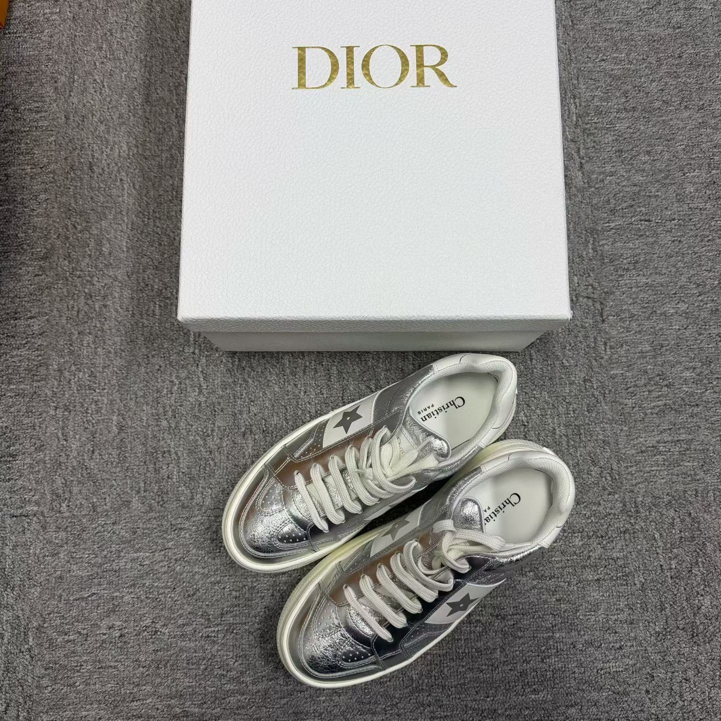 Dior Dior Leather Graphic Silver Lowtop Sneakers us_7 Women Size US 7 / IT 37 - 4 Thumbnail