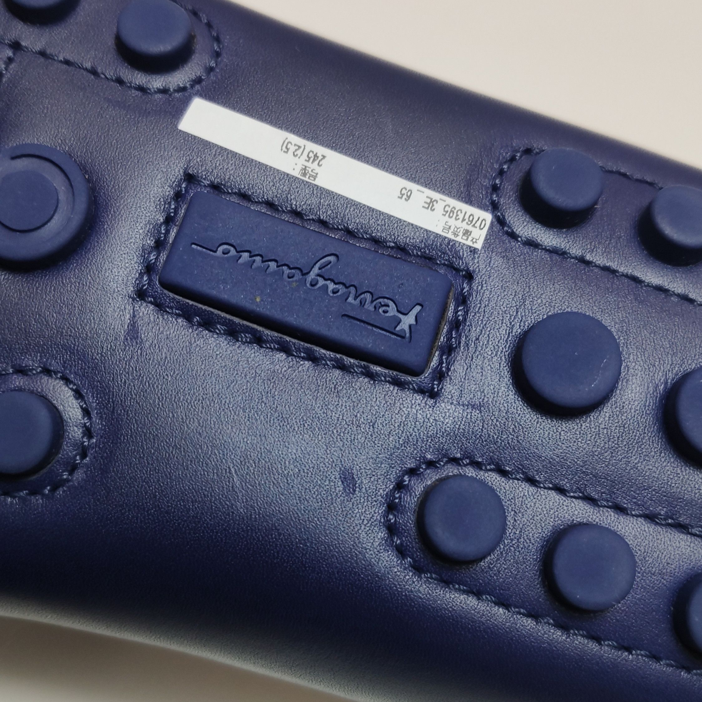 Salvatore Ferragamo Salvatore Ferragamo Navy Leather Driving Shoes US 6.5 Size US 7 / EU 40 - 10 Thumbnail