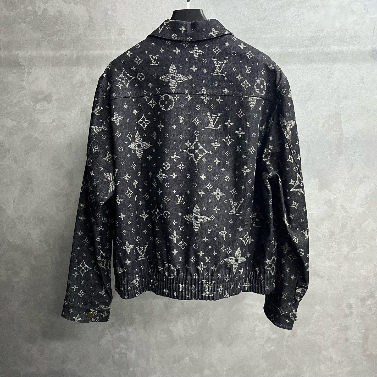 Louis Vuitton Louis Vuitton Retro Black Light Jacket l Men Size US L / EU 52-54 / 3 - 2 Thumbnail