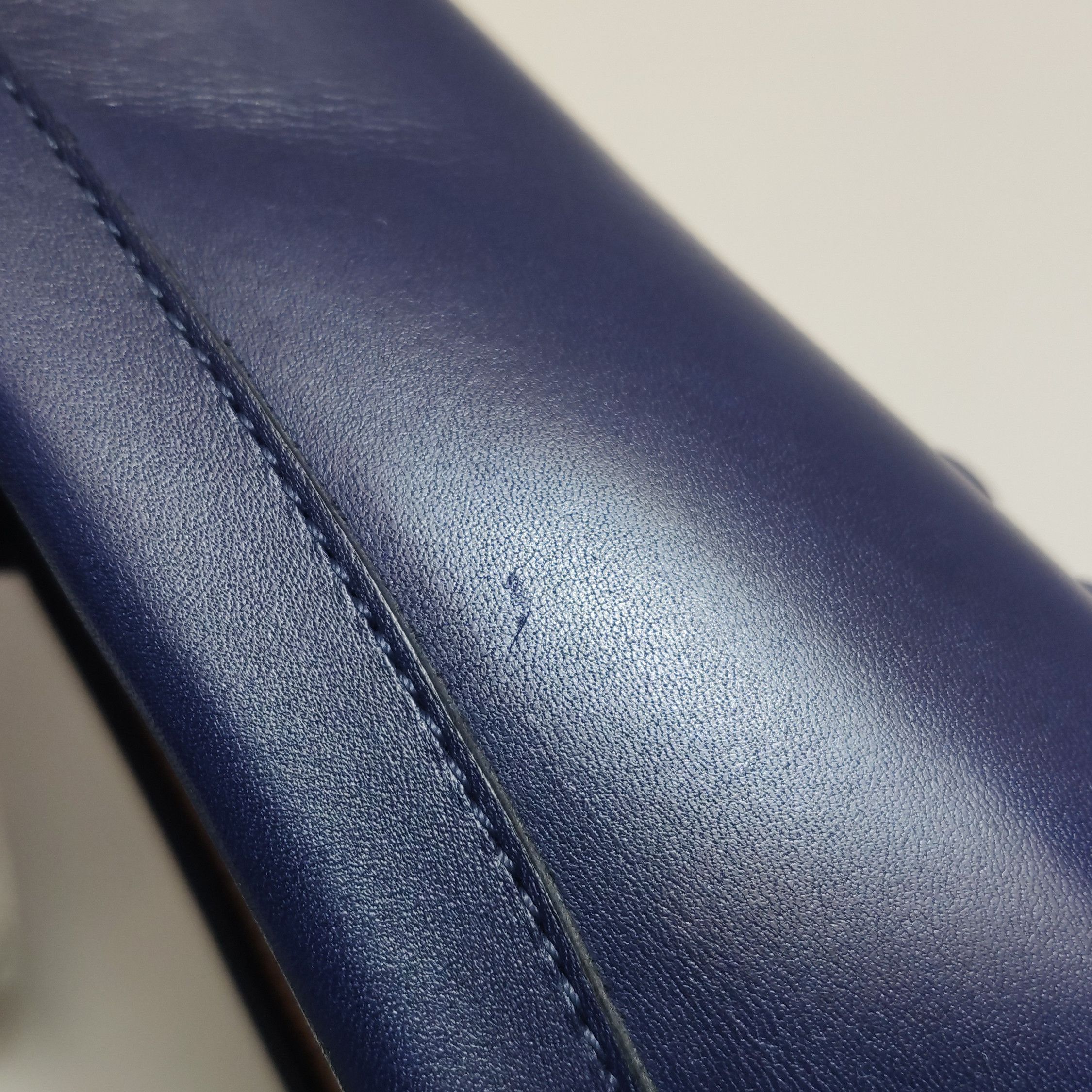 Salvatore Ferragamo Salvatore Ferragamo Navy Leather Driving Shoes Size 8.5 Size US 8 / EU 41 - 8 Thumbnail