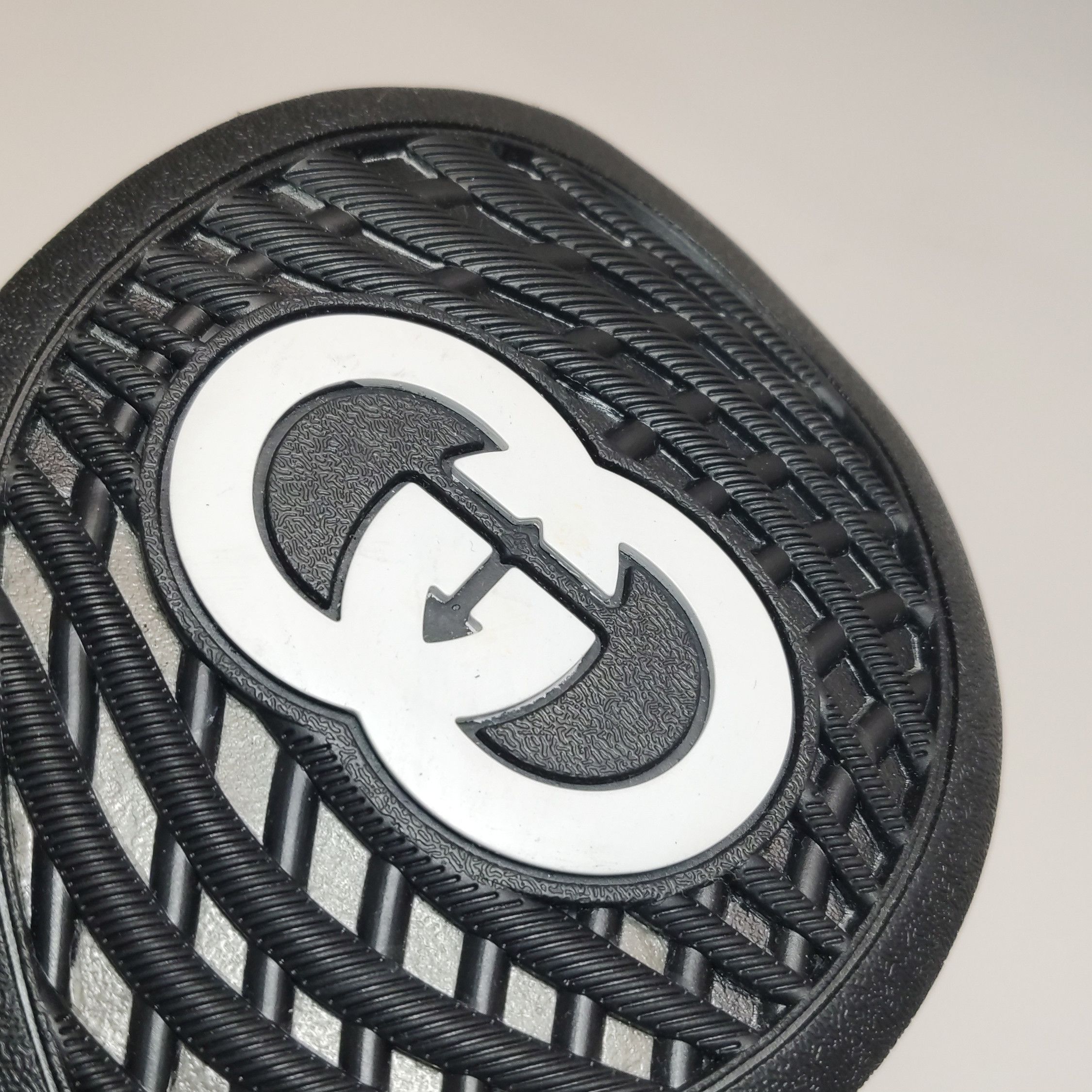 Gucci Gucci Logo Print Velcro Sandals 40 Size US 7 / EU 40 - 8 Thumbnail