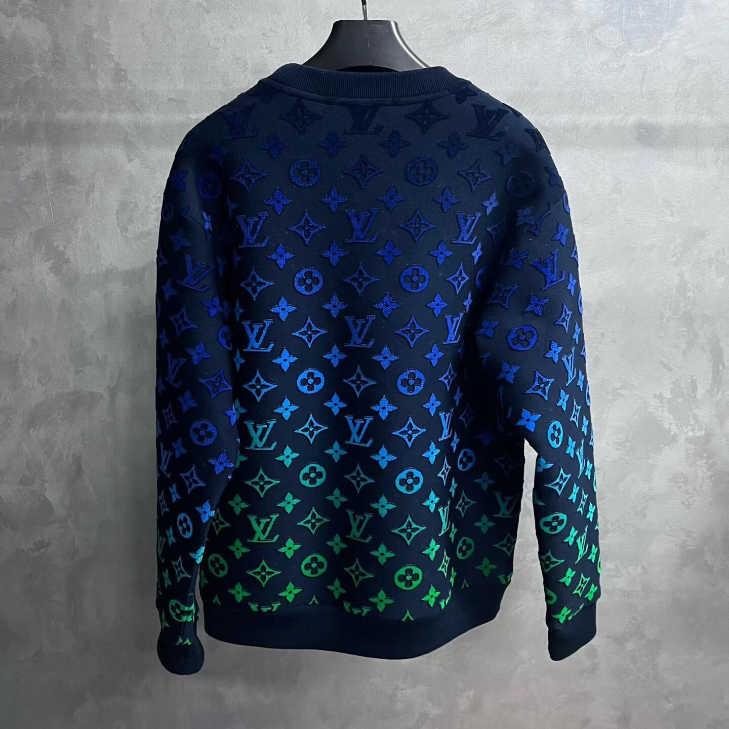 Louis Vuitton Louis Vuitton Tie-Dye Gradient Multi Hoodie l Men Size US L / EU 52-54 / 3 - 2 Thumbnail