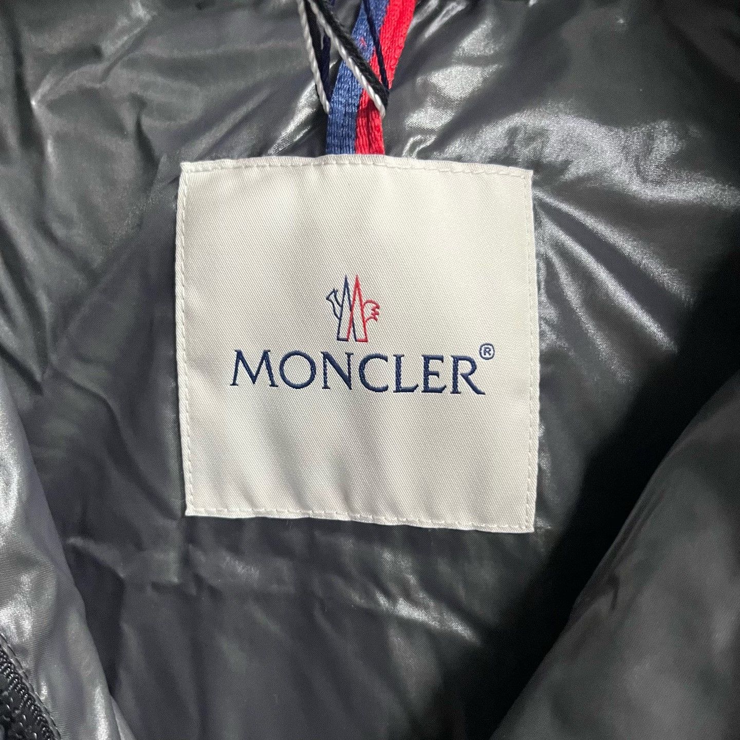 Moncler Moncler Casual Cropped Gray Heavy Coat l Men Size US L / EU 52-54 / 3 - 3 Thumbnail