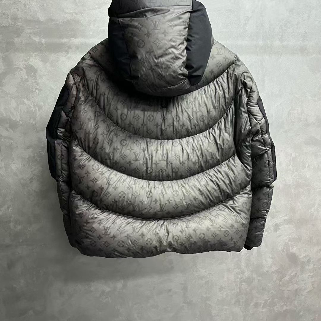 Louis Vuitton Louis Vuitton Down Gray Heavy Coat l Men Size US L / EU 52-54 / 3 - 2 Thumbnail