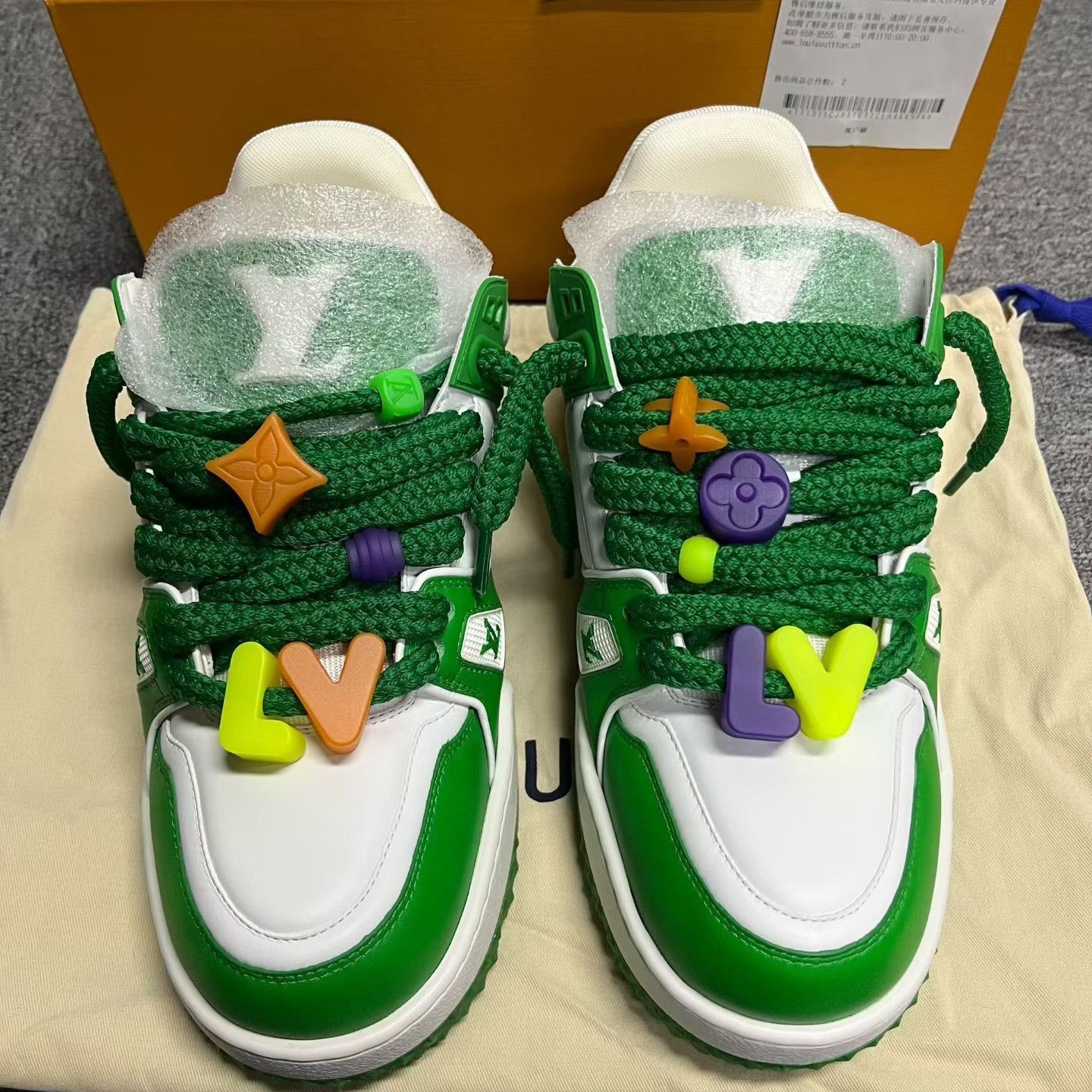 Louis Vuitton Louis Vuitton Green Lowtop Sneakers 9.5 Men Size US 9.5 / EU 42-43 - 4 Thumbnail