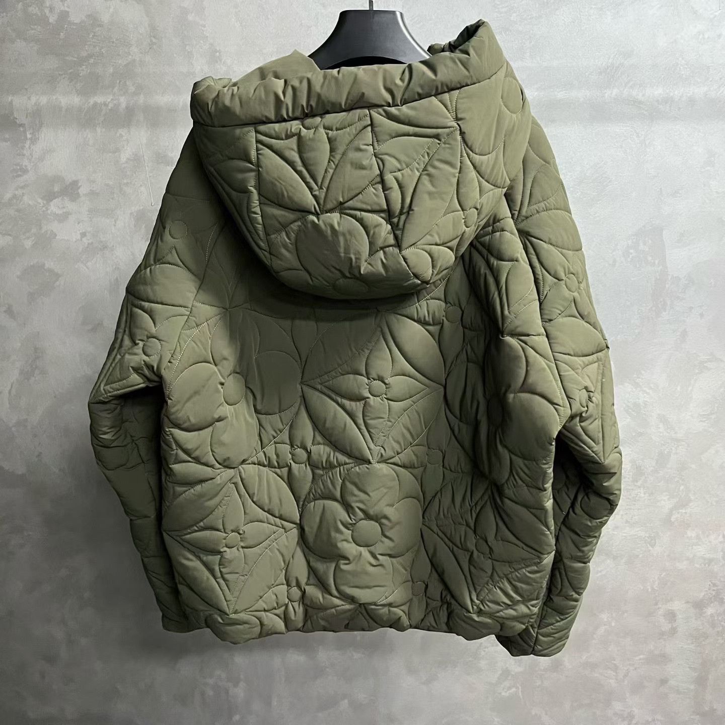 Louis Vuitton Louis Vuitton Floral Green Light Jacket l Men Size US L / EU 52-54 / 3 - 2 Thumbnail