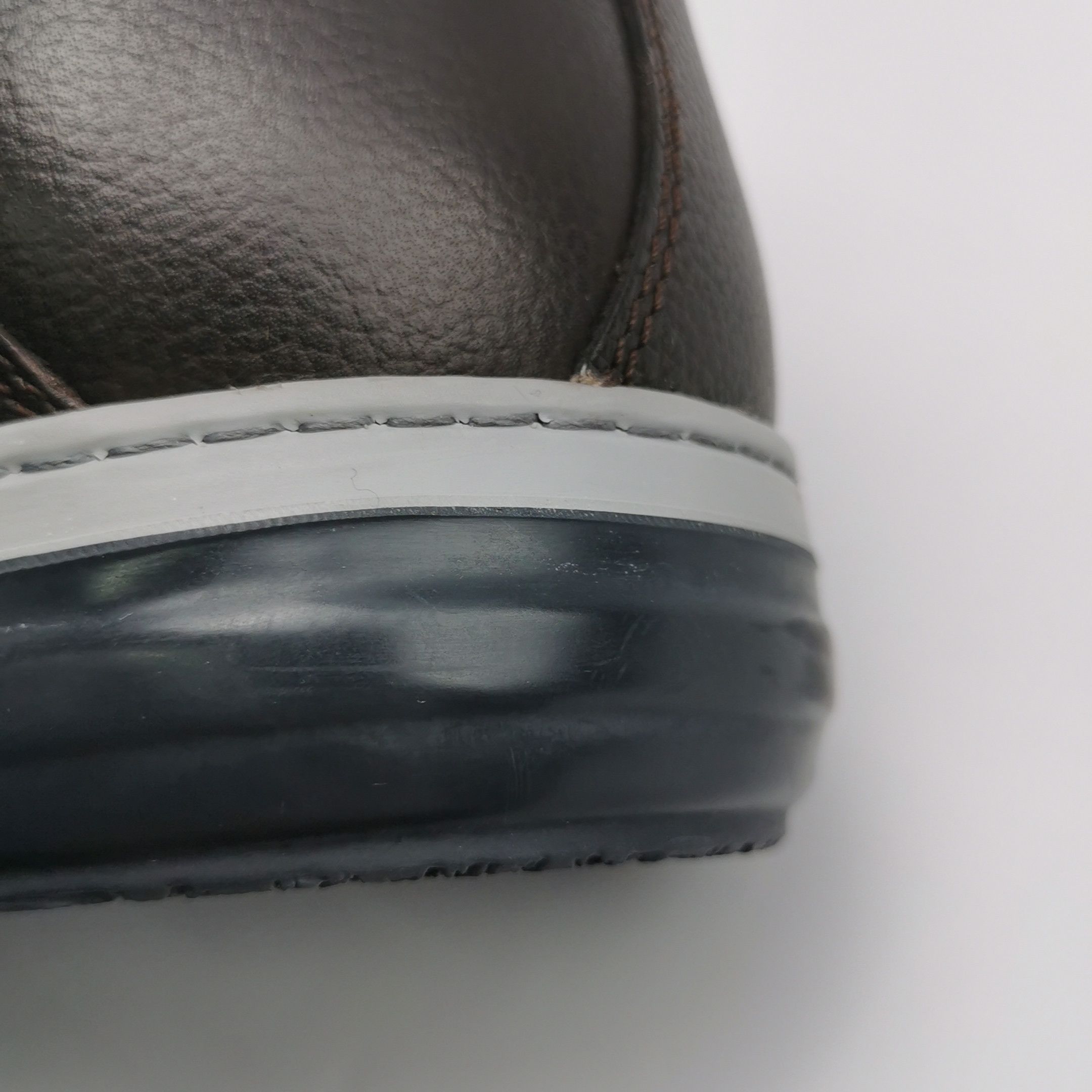 Salvatore Ferragamo Salvatore Ferragamo Fur Lined Leather Sneakers 41.5 Size US 8 / EU 41 - 8 Thumbnail