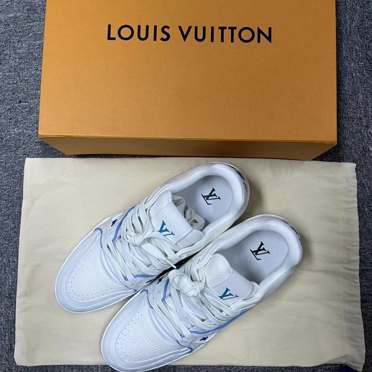 Louis Vuitton Louis Vuitton Leather Blue Lowtop Sneakers 7 Men Size US 7 / EU 40 - 7 Thumbnail
