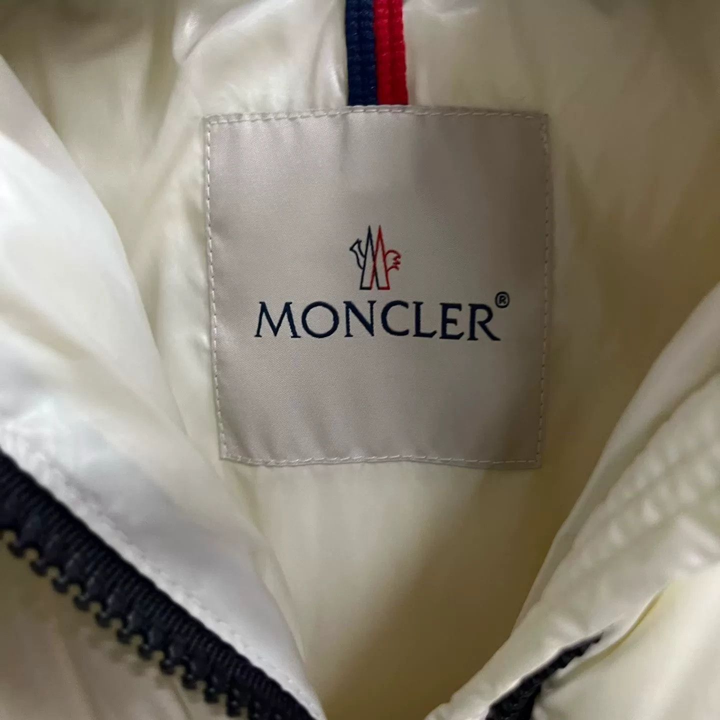 Moncler Moncler Down White Heavy Coat l Men Size US L / EU 52-54 / 3 - 4 Thumbnail