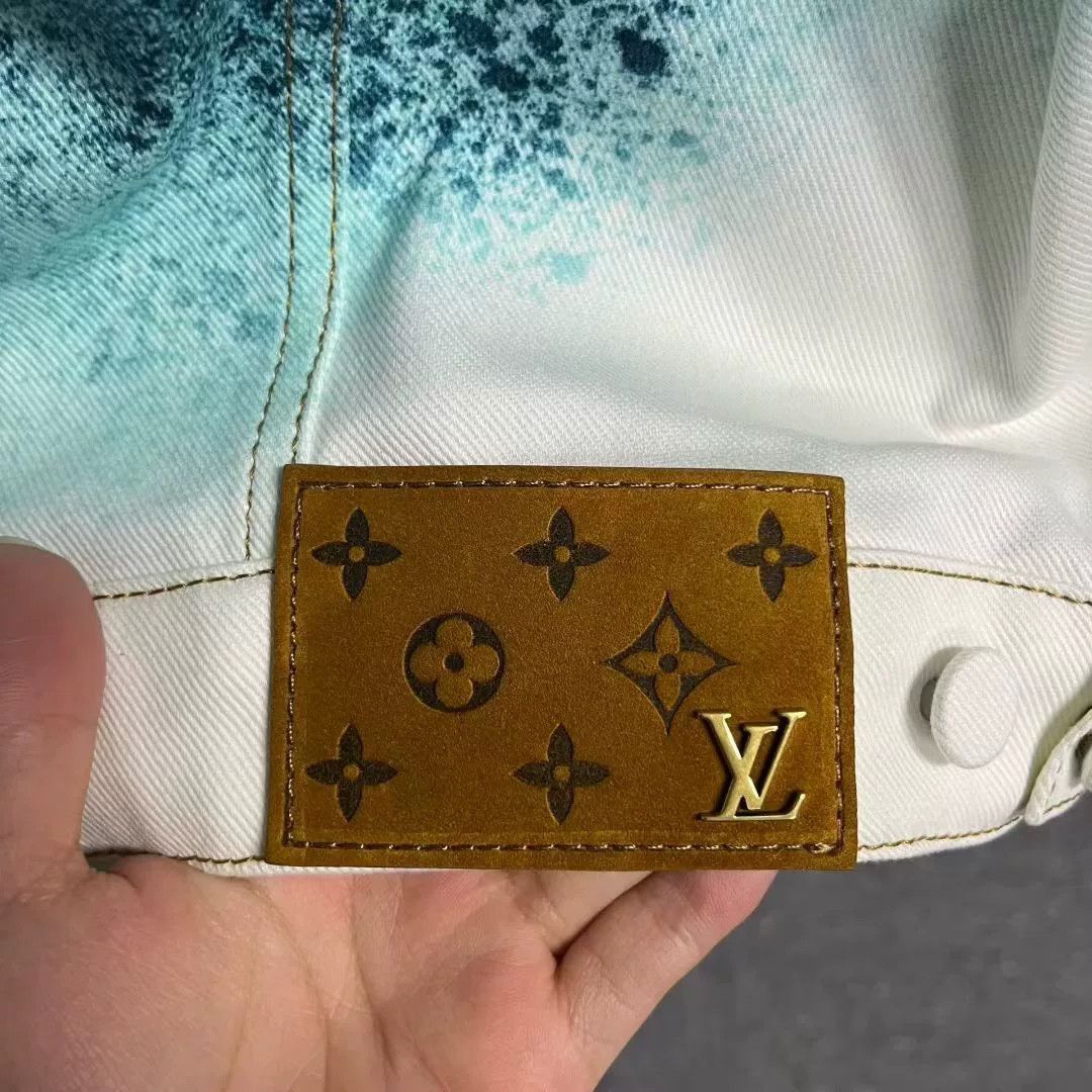 Louis Vuitton Louis Vuitton Casual Graphic White Light Jacket xs Men Size US XS / EU 42 / 0 - 5 Thumbnail