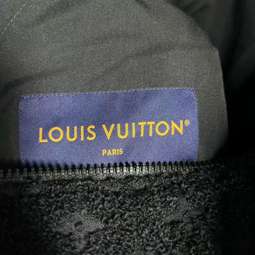 Louis Vuitton Louis Vuitton Black Light Jacket s Men Size US S / EU 44-46 / 1 - 3 Thumbnail