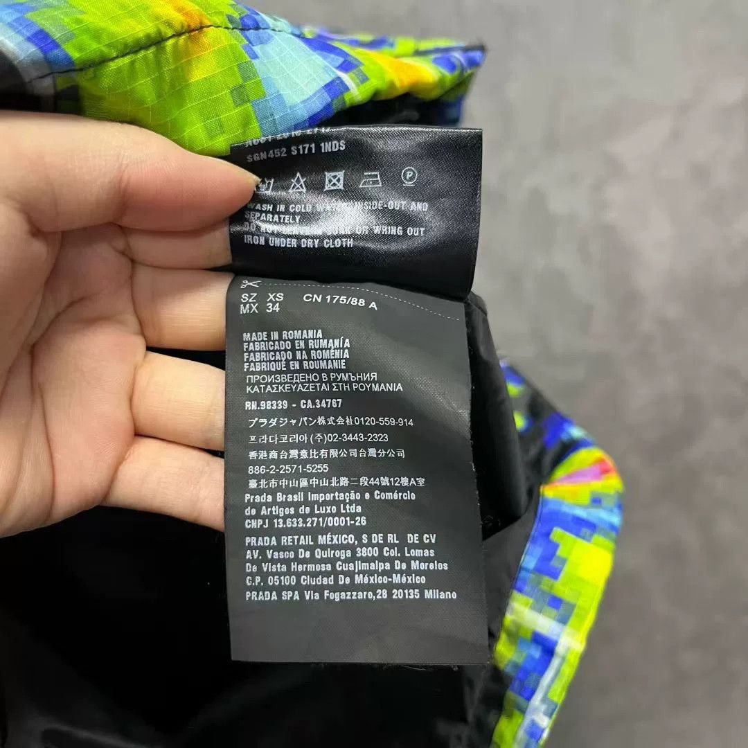 Prada Prada Printed Graphic Multi Jacket XS Women Size XS / US 0-2 / IT 36-38 - 4 Thumbnail