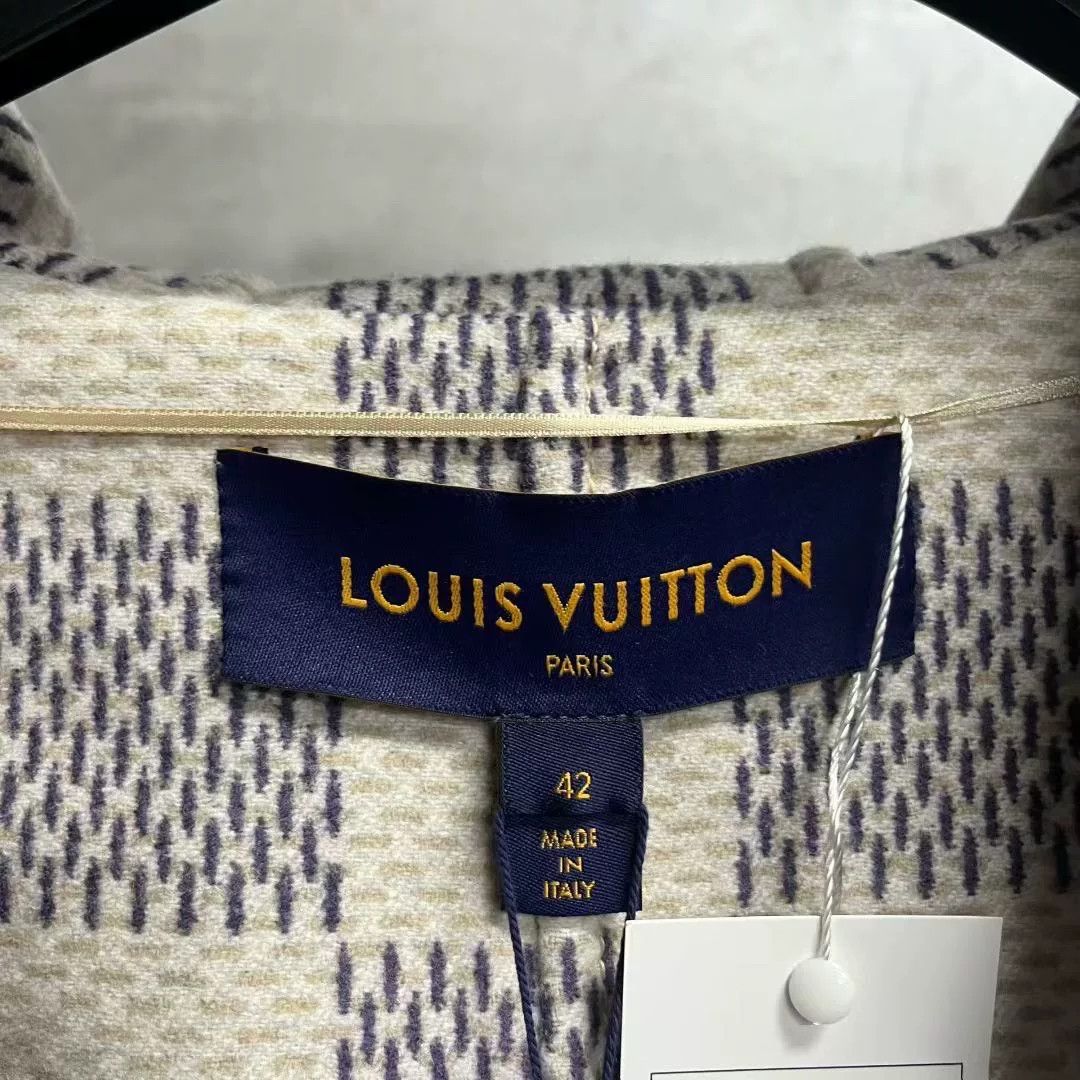 Louis Vuitton Louis Vuitton Beige Coat S Women Size S / US 4 / IT 40 - 3 Thumbnail