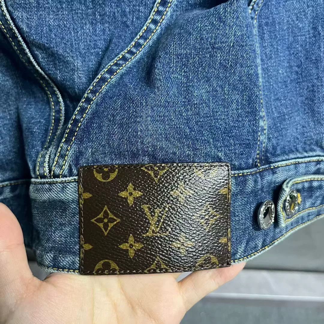 Louis Vuitton Louis Vuitton Blue Jacket XS Women Size XS / US 0-2 / IT 36-38 - 4 Thumbnail