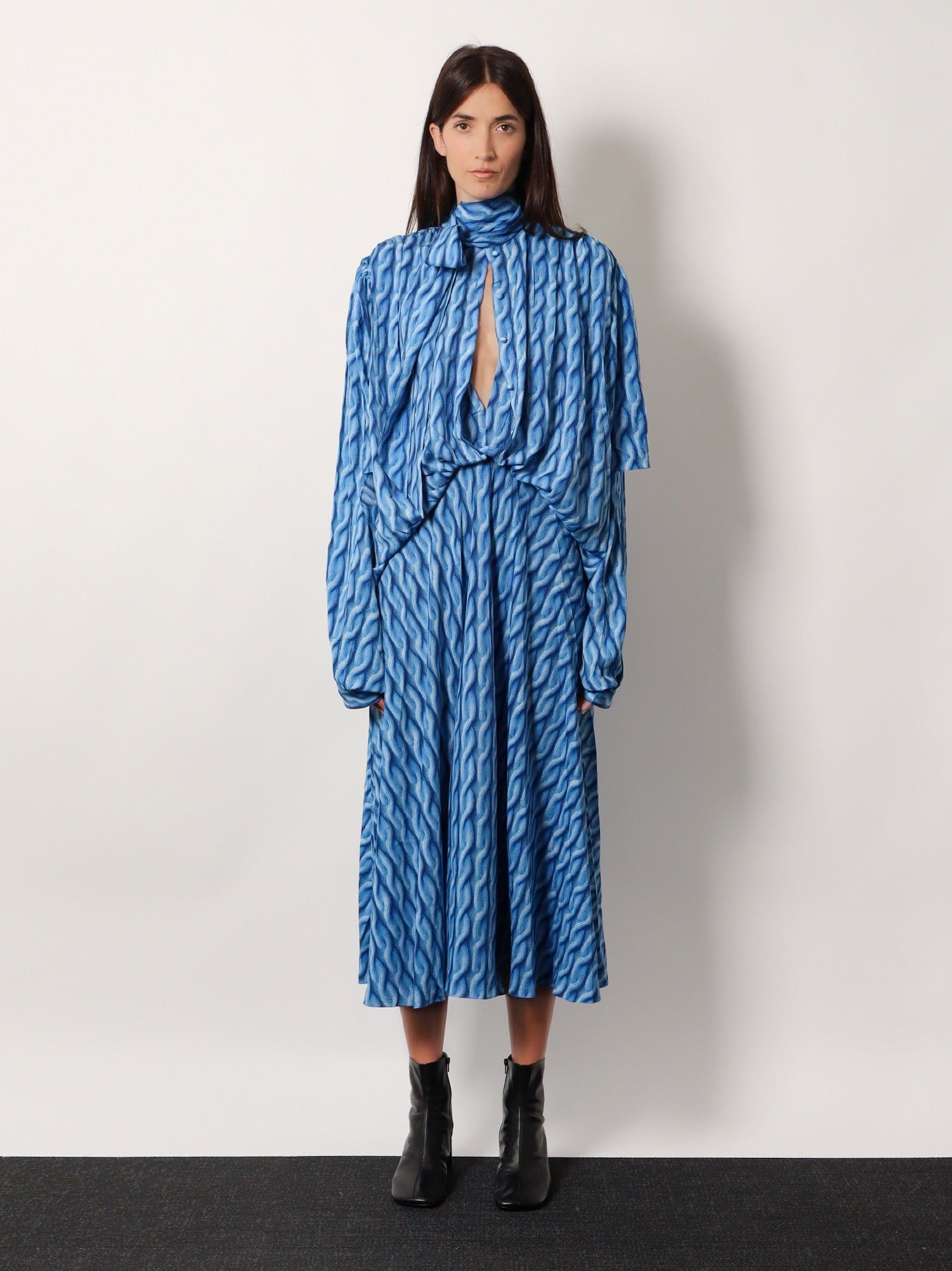 Balenciaga Balenciaga Printed fabric long dress Tag Size 38 Women - USA Tariffs Included Size XS / US 0-2 / IT 36-38 - 2 Thumbnail