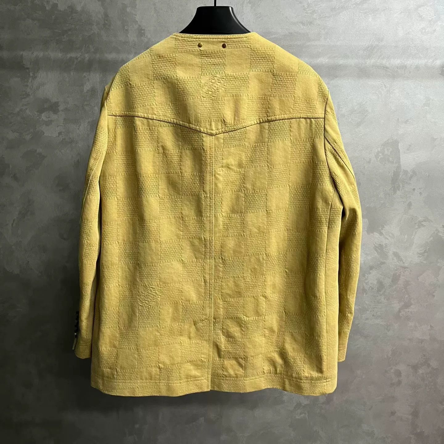 Louis Vuitton Louis Vuitton Beige Light Jacket xs Men Size US XS / EU 42 / 0 - 2 Thumbnail