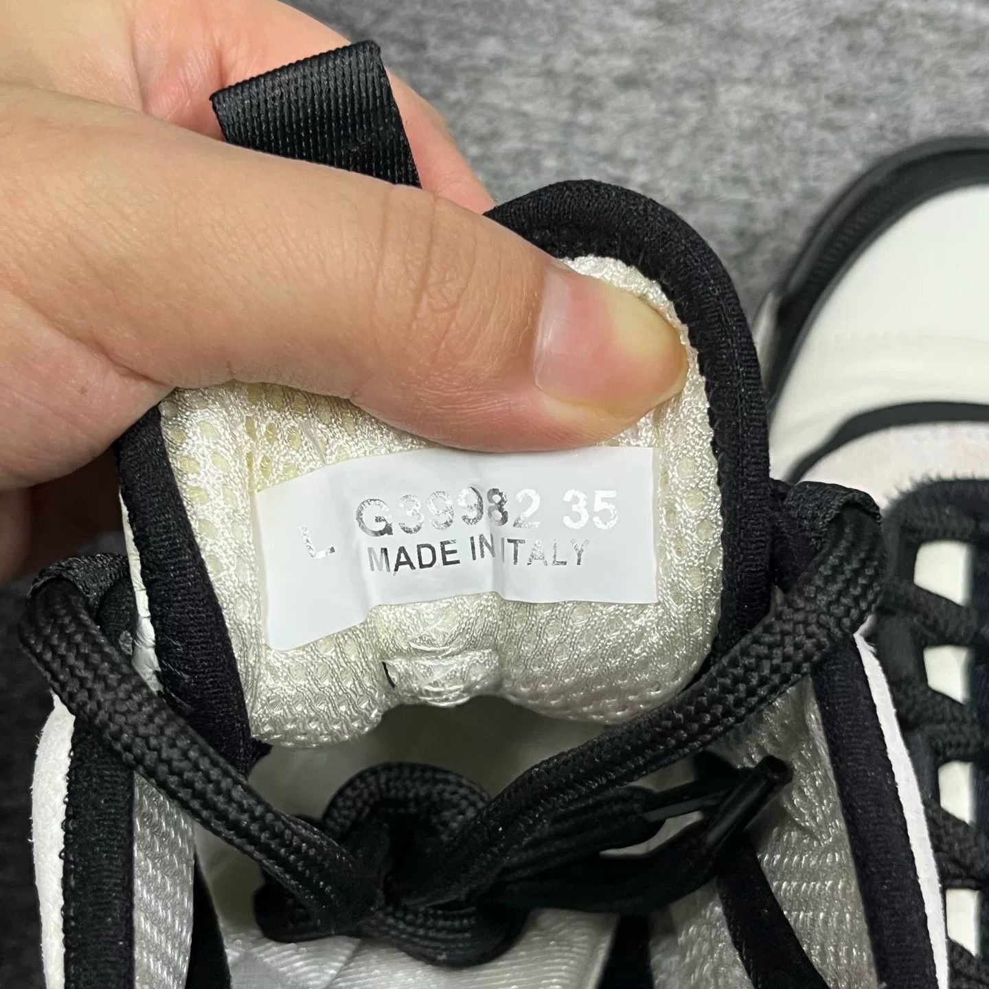 Chanel Chanel Casual Lowtop Sneakers us_5 Women Size US 5 / IT 35 - 5 Thumbnail