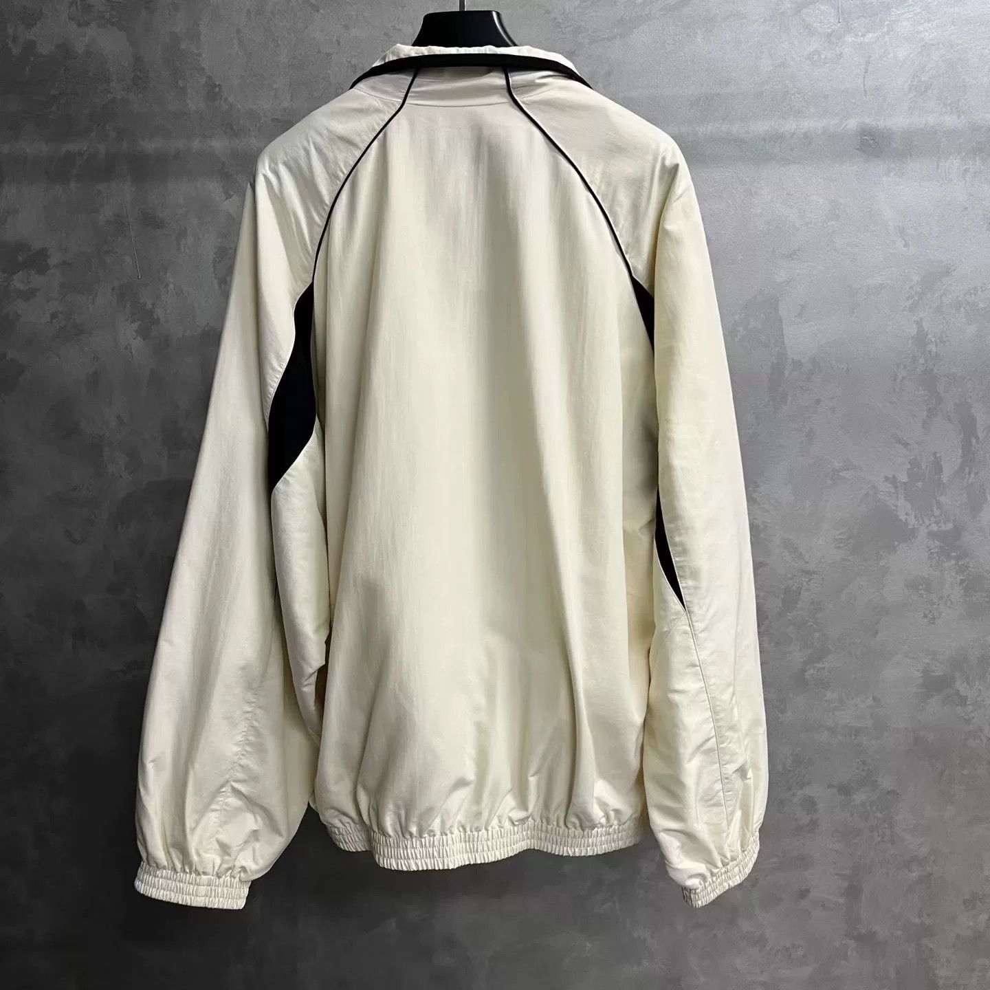 Balenciaga Balenciaga Retro Printed Multi Light Jacket s Men Size US S / EU 44-46 / 1 - 2 Thumbnail