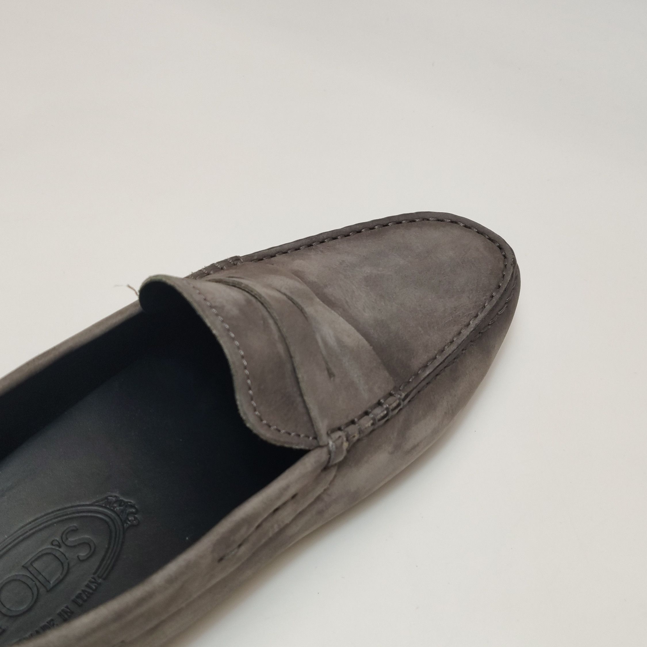 Tod's Tod's Nubuck Leather Gommino Loafers US 6.5 Size US 6 / EU 39 - 11 Thumbnail