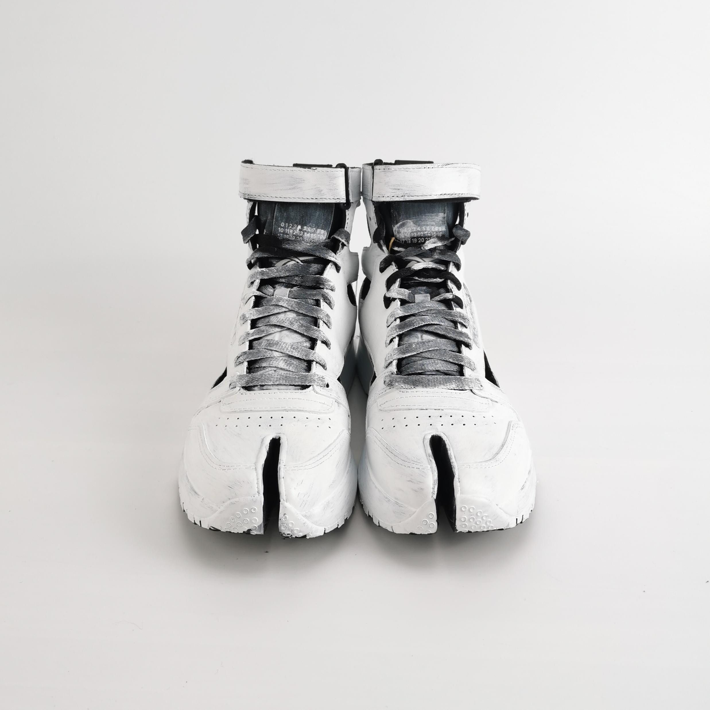 Maison Margiela Maison Margiela x Reebok Tabi Cut-Out High-Top Sneakers US 9 Size US 9 / EU 42 - 4 Thumbnail