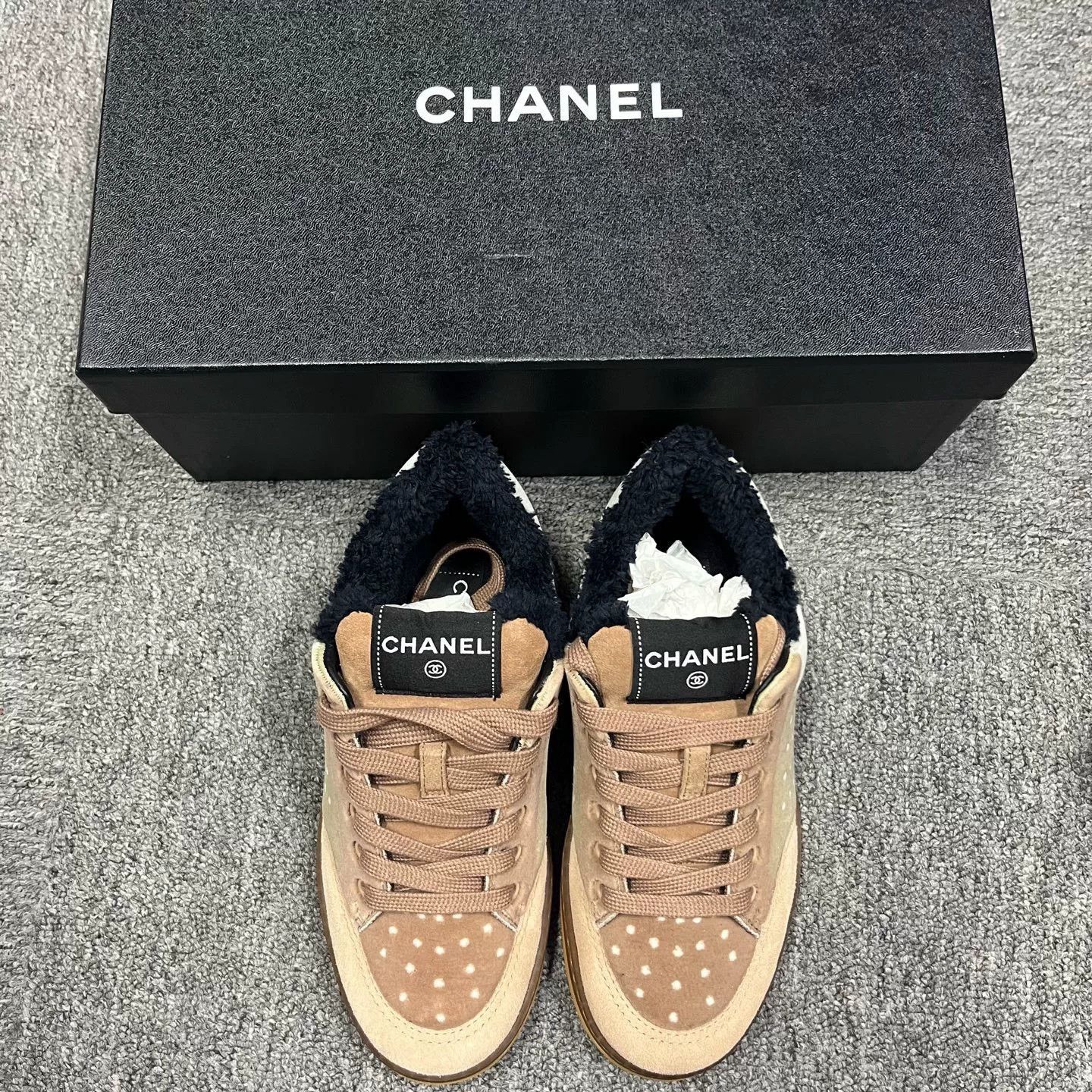 Chanel Chanel Leather Gray Lowtop Sneakers us_6-5 Women Size US 6.5 / IT 36.5 - 2 Thumbnail